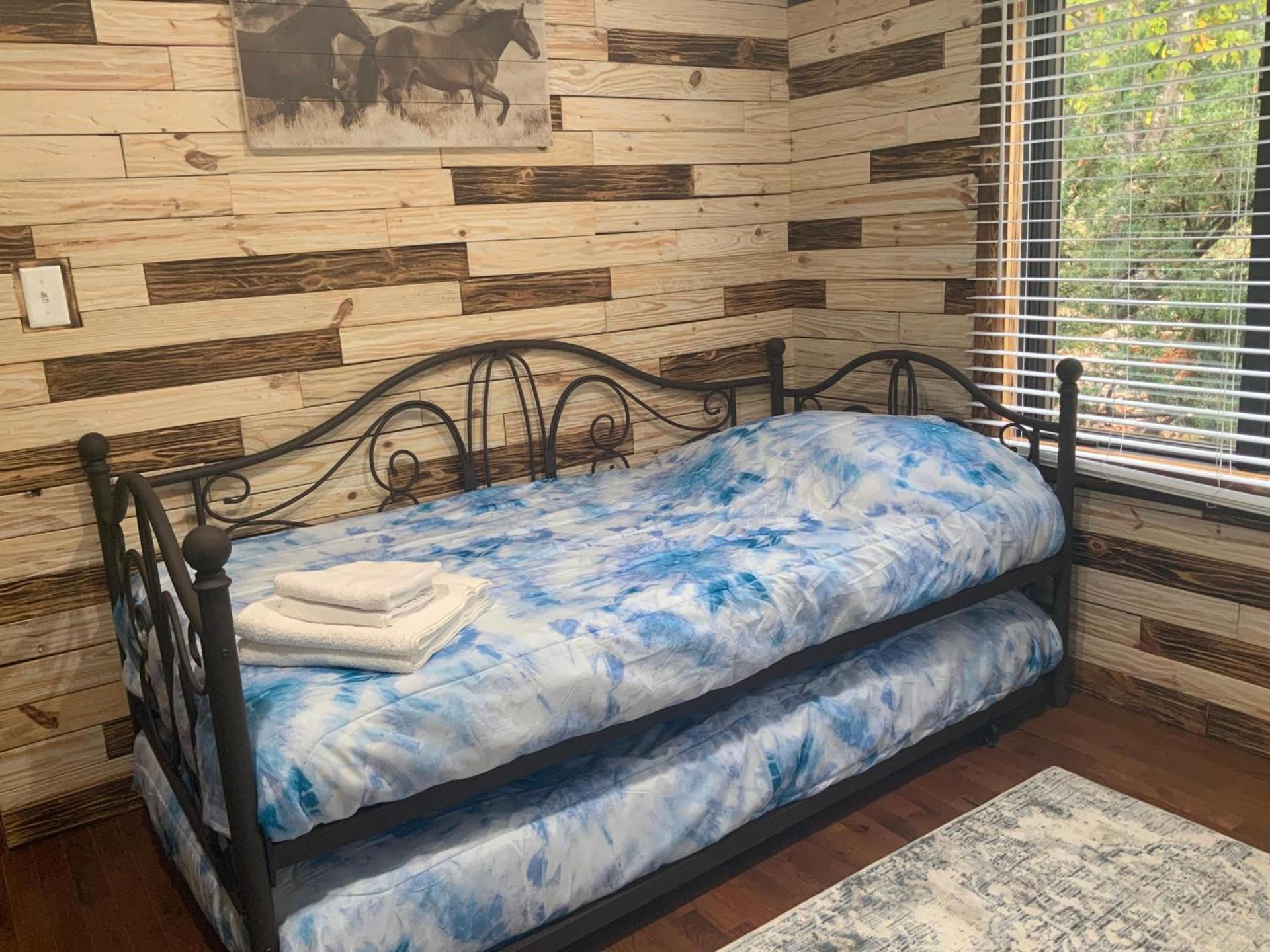 Cedar House photo 40
