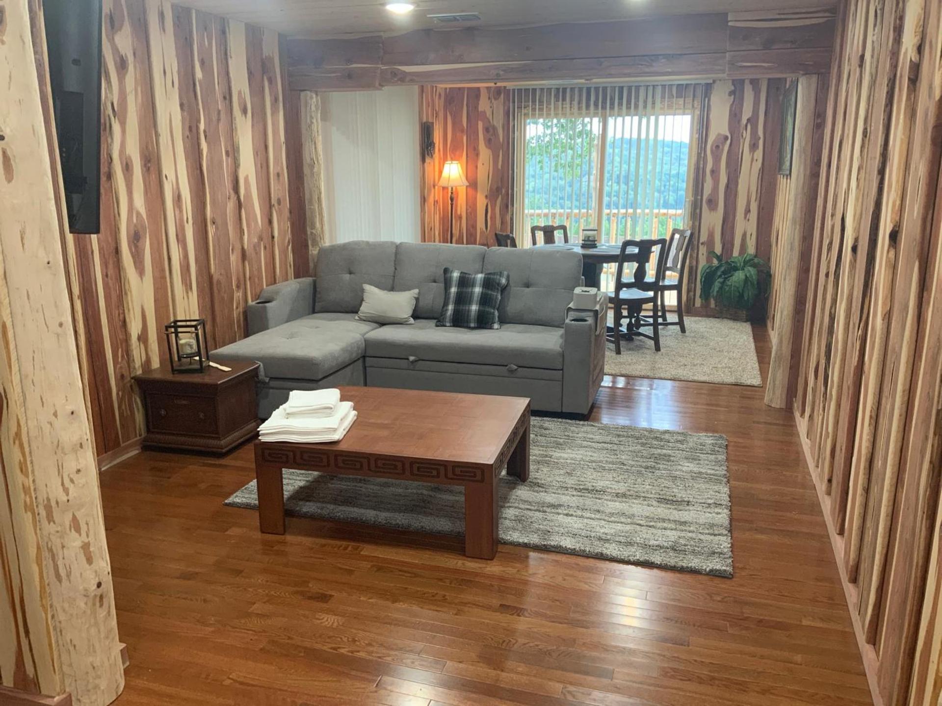 Cedar House photo 44