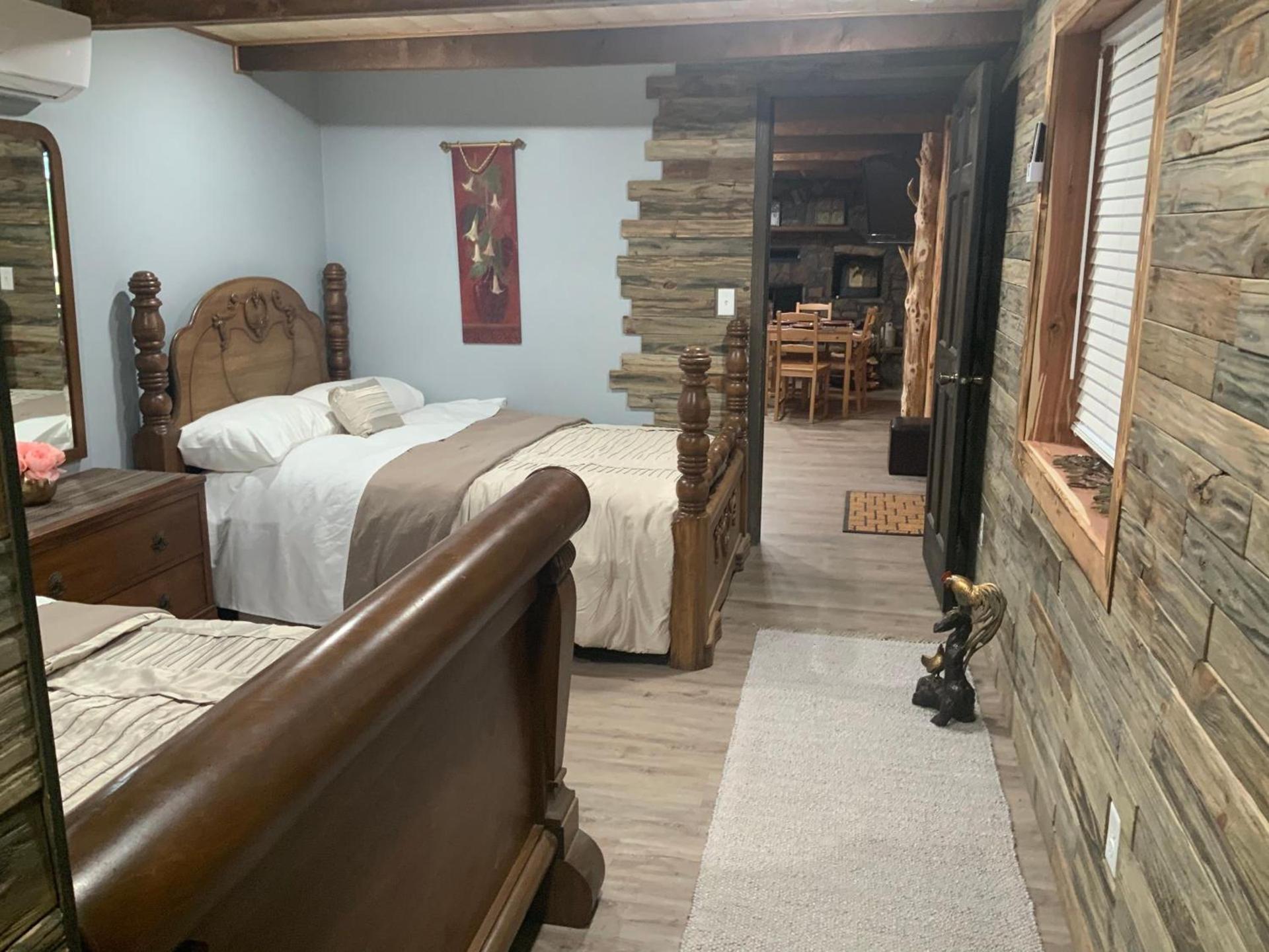 Cedar House photo 85