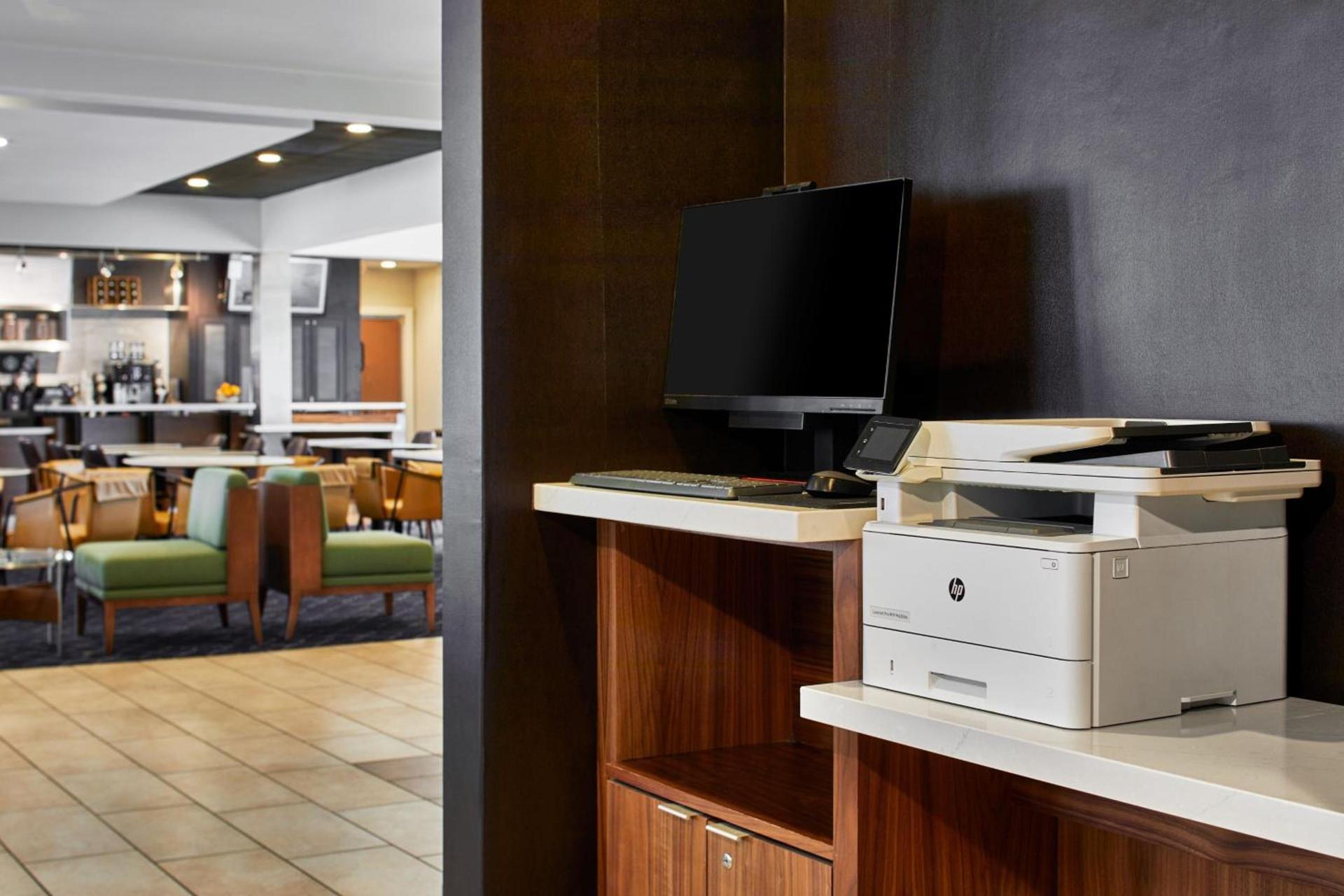 Courtyard by Marriott Memphis Airport photo 22