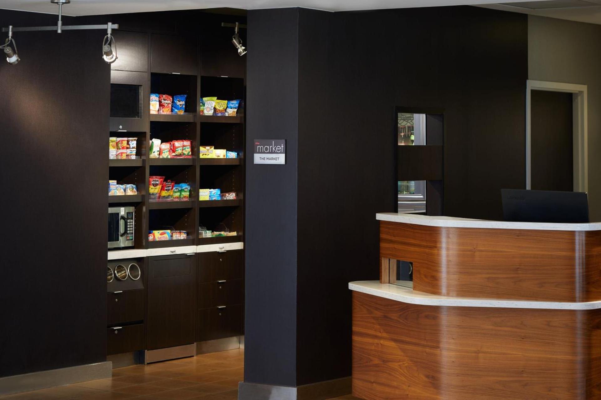 Courtyard by Marriott Memphis Airport photo 26