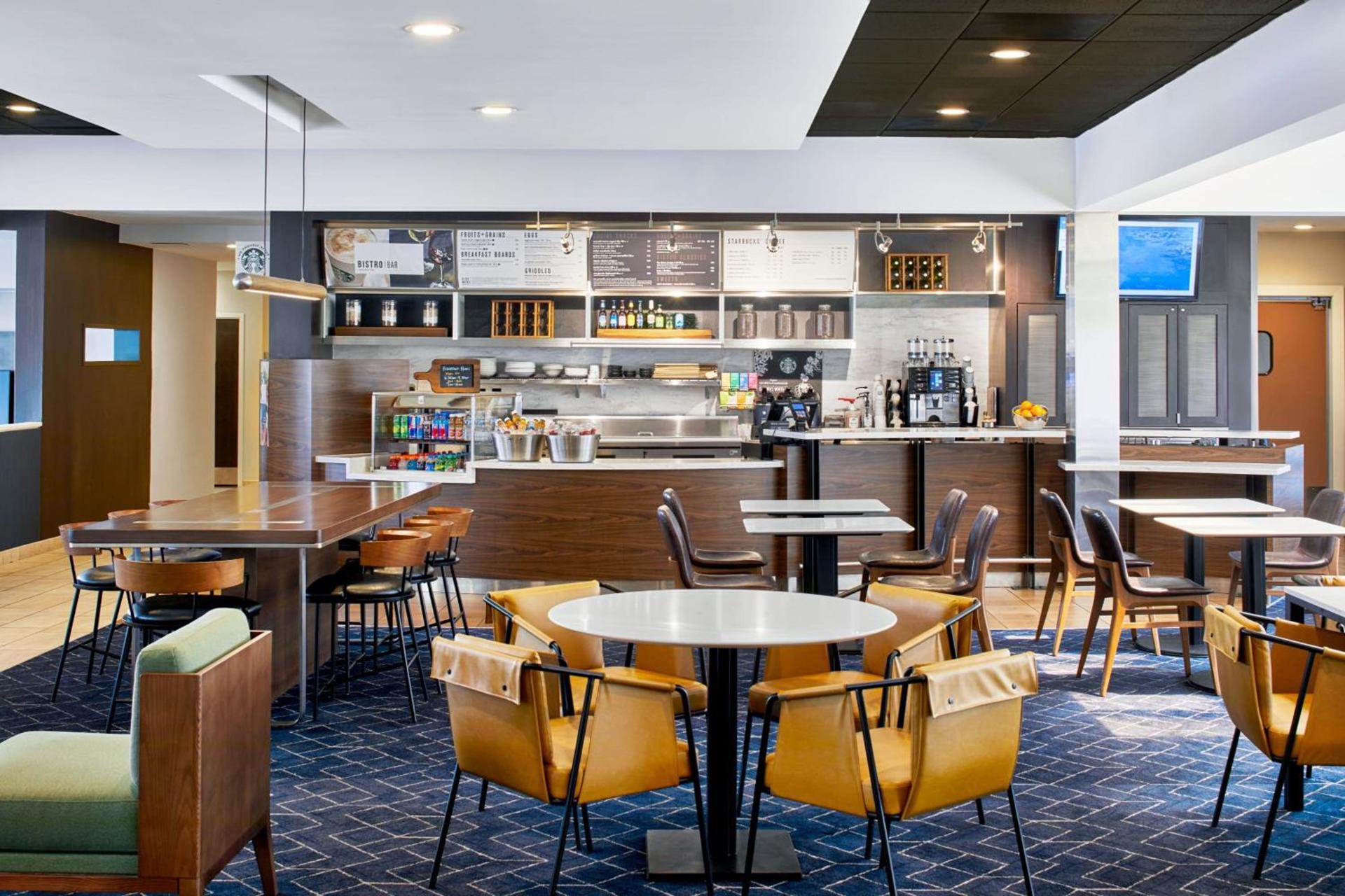 Courtyard by Marriott Memphis Airport photo 28