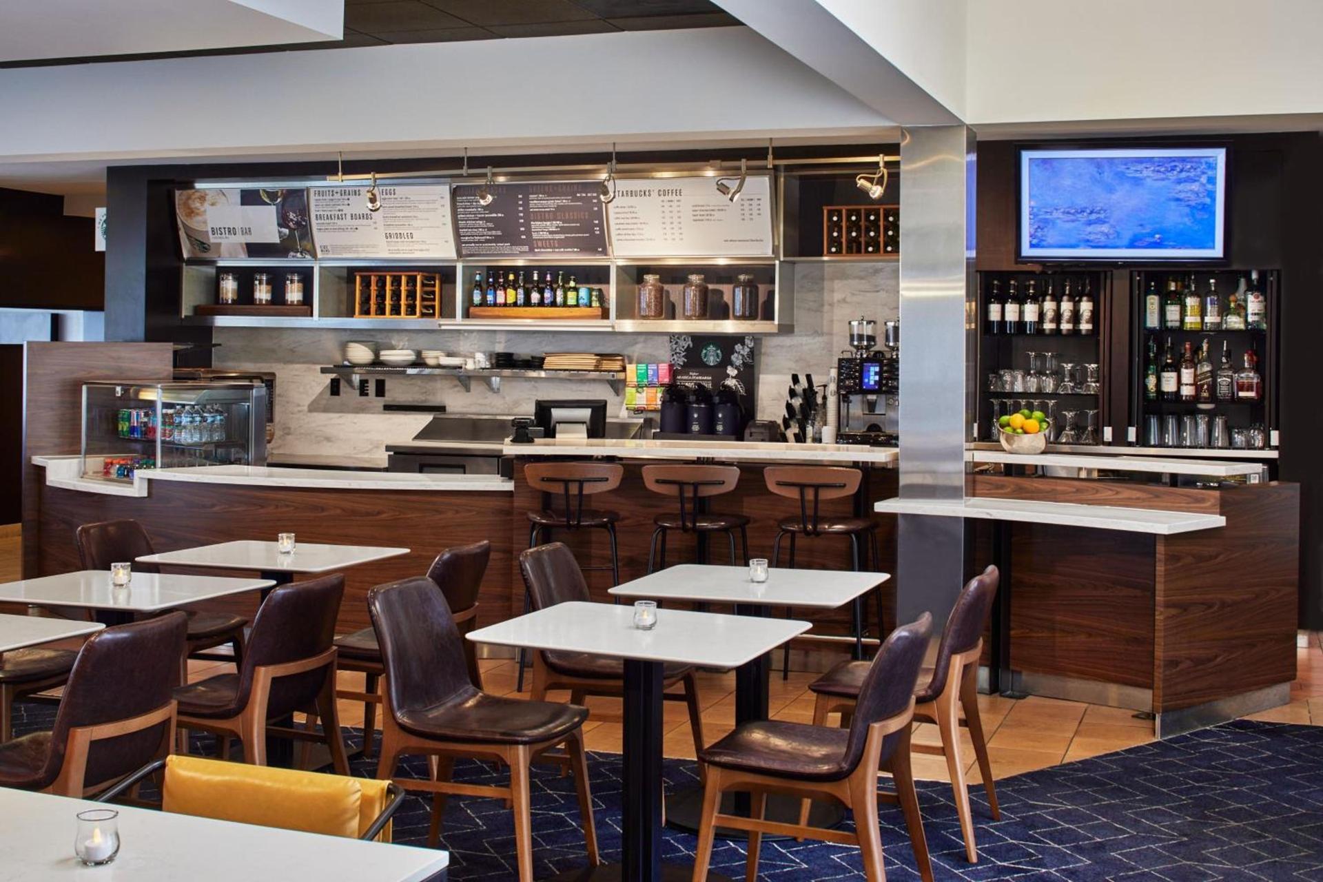 Courtyard by Marriott Memphis Airport photo 29