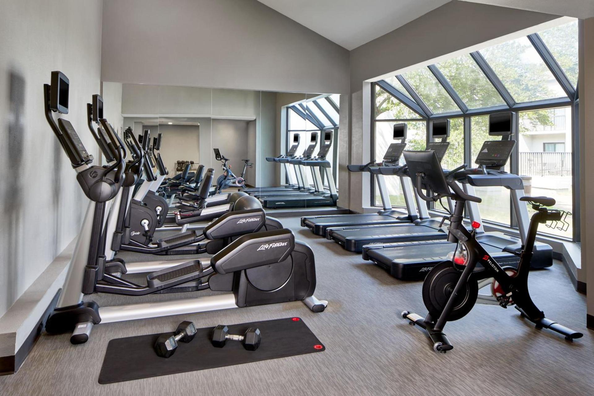 Courtyard by Marriott Memphis Airport photo 37