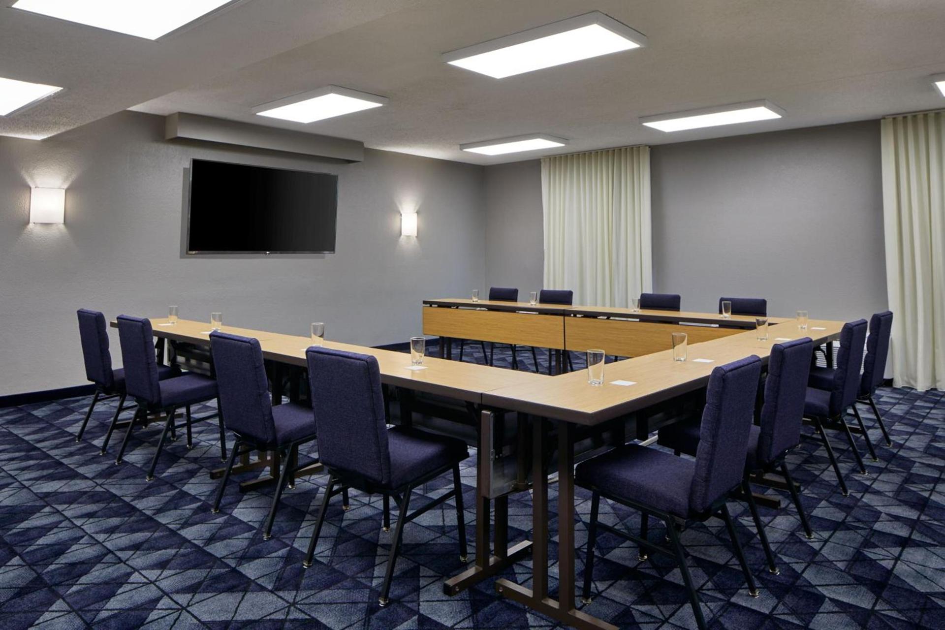 Courtyard by Marriott Memphis Airport photo 40
