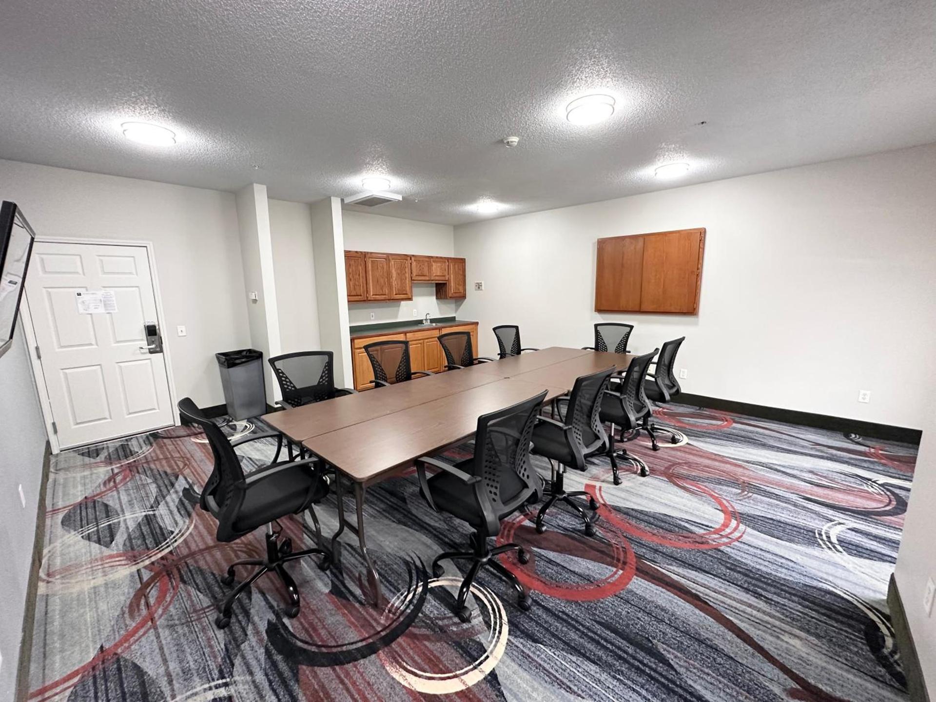 MainStay Suites Madison Airport photo 59