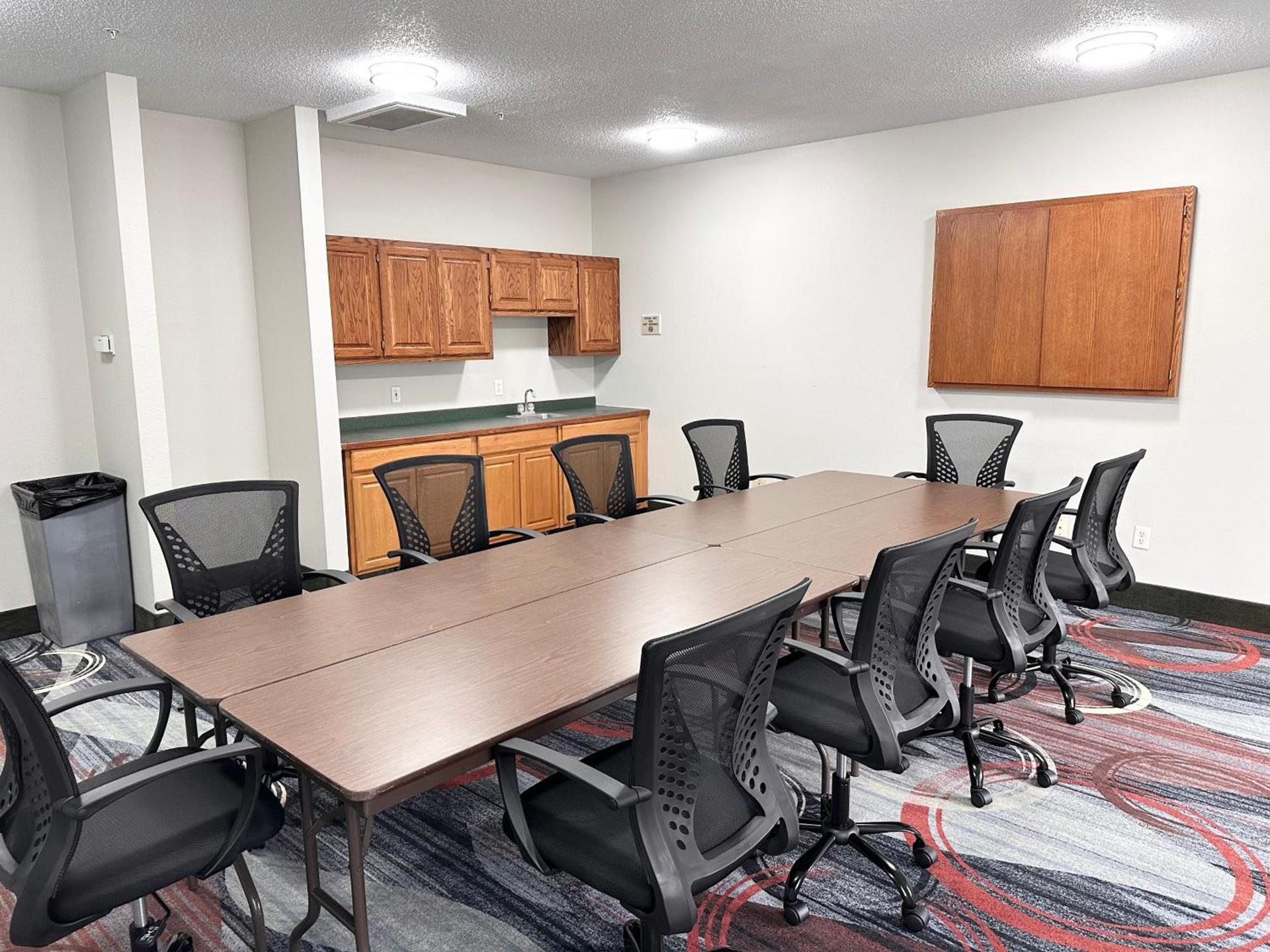 MainStay Suites Madison Airport photo 58