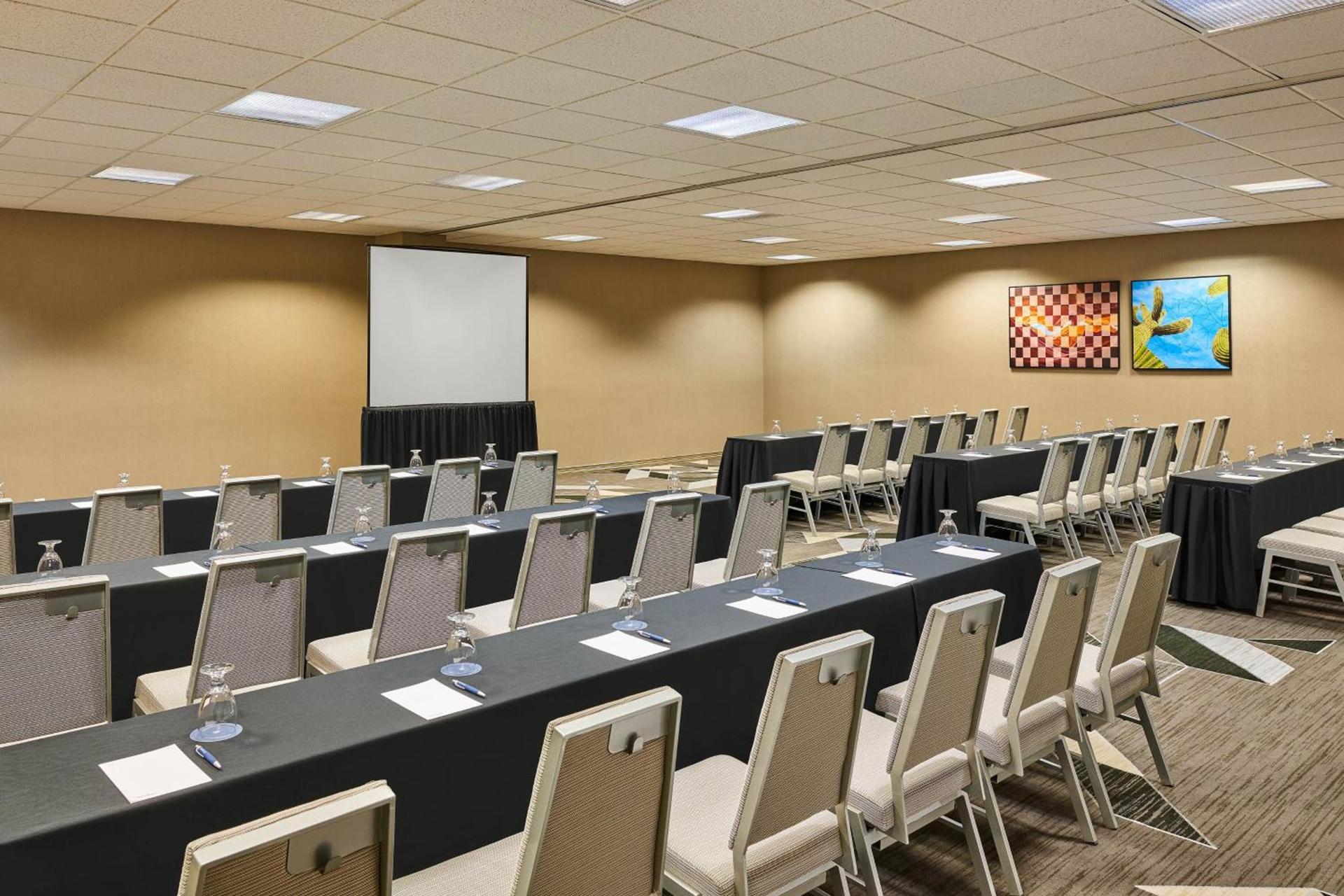 Sheraton Tucson Hotel & Suites photo 57