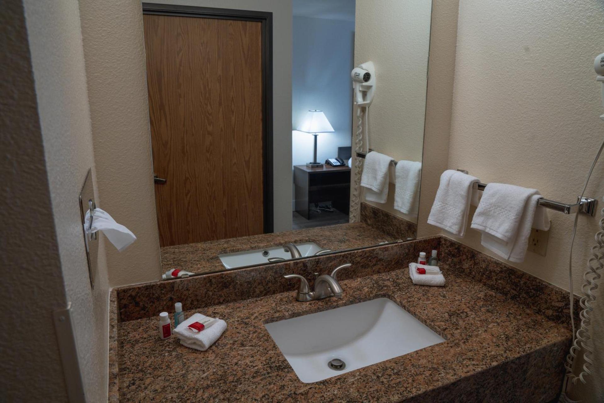 Super 8 by Wyndham Yuma photo 25
