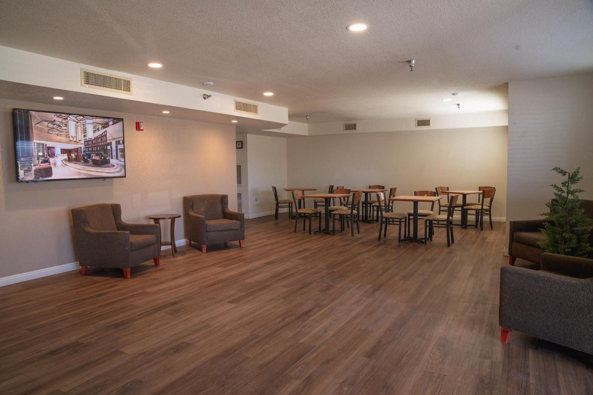 Super 8 by Wyndham Yuma photo 29