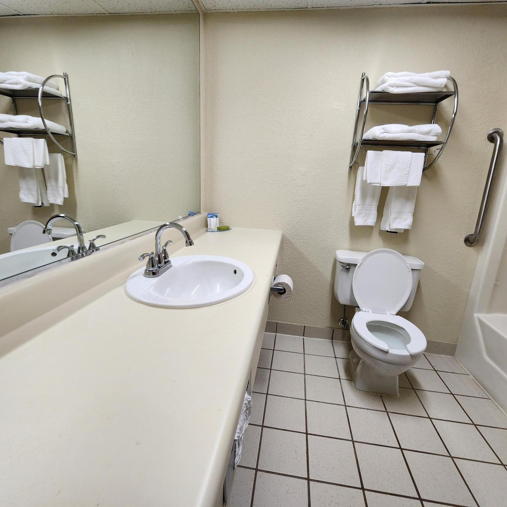 Katahdin Inn & Suites photo 25