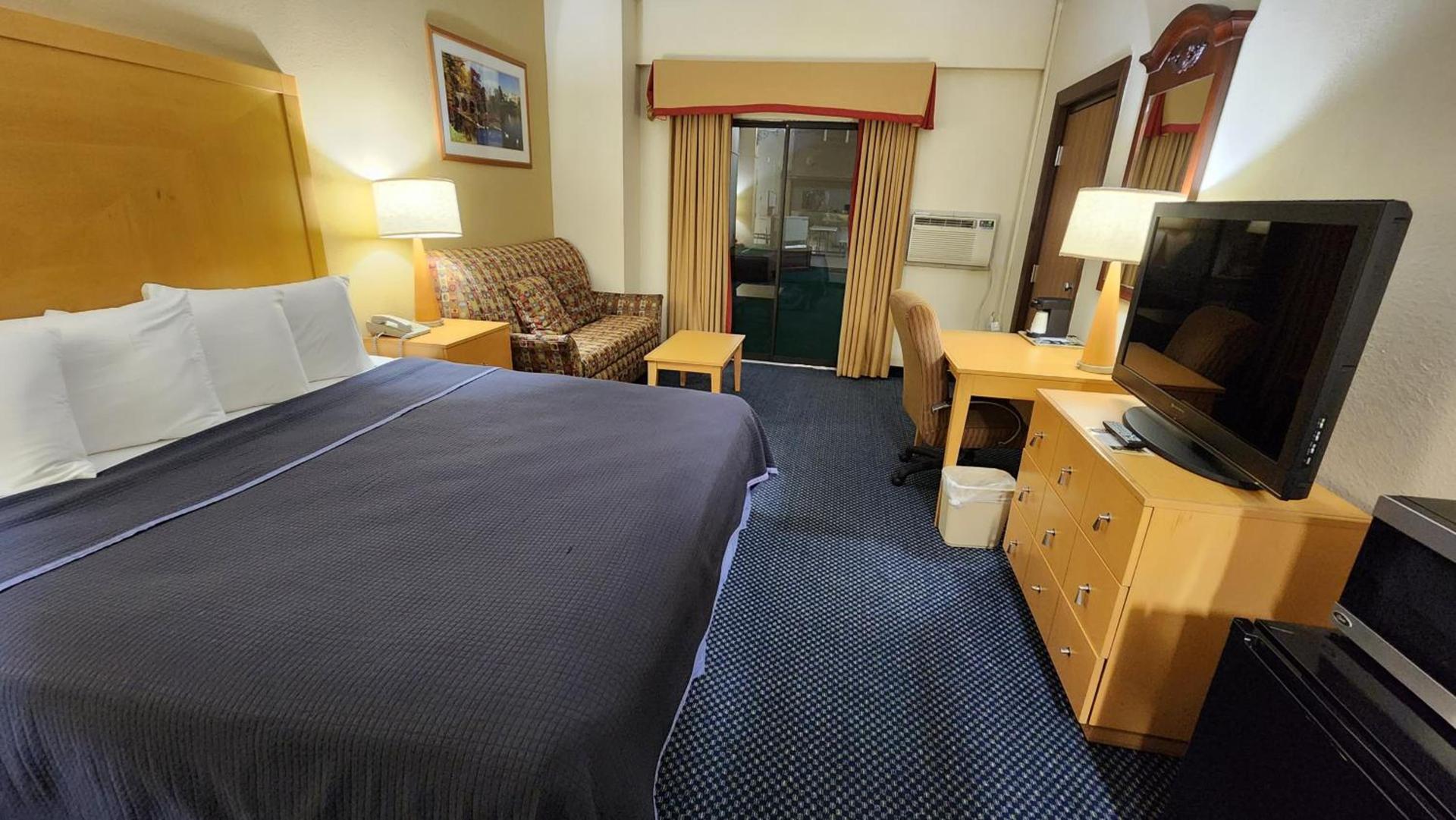 Katahdin Inn & Suites photo 36