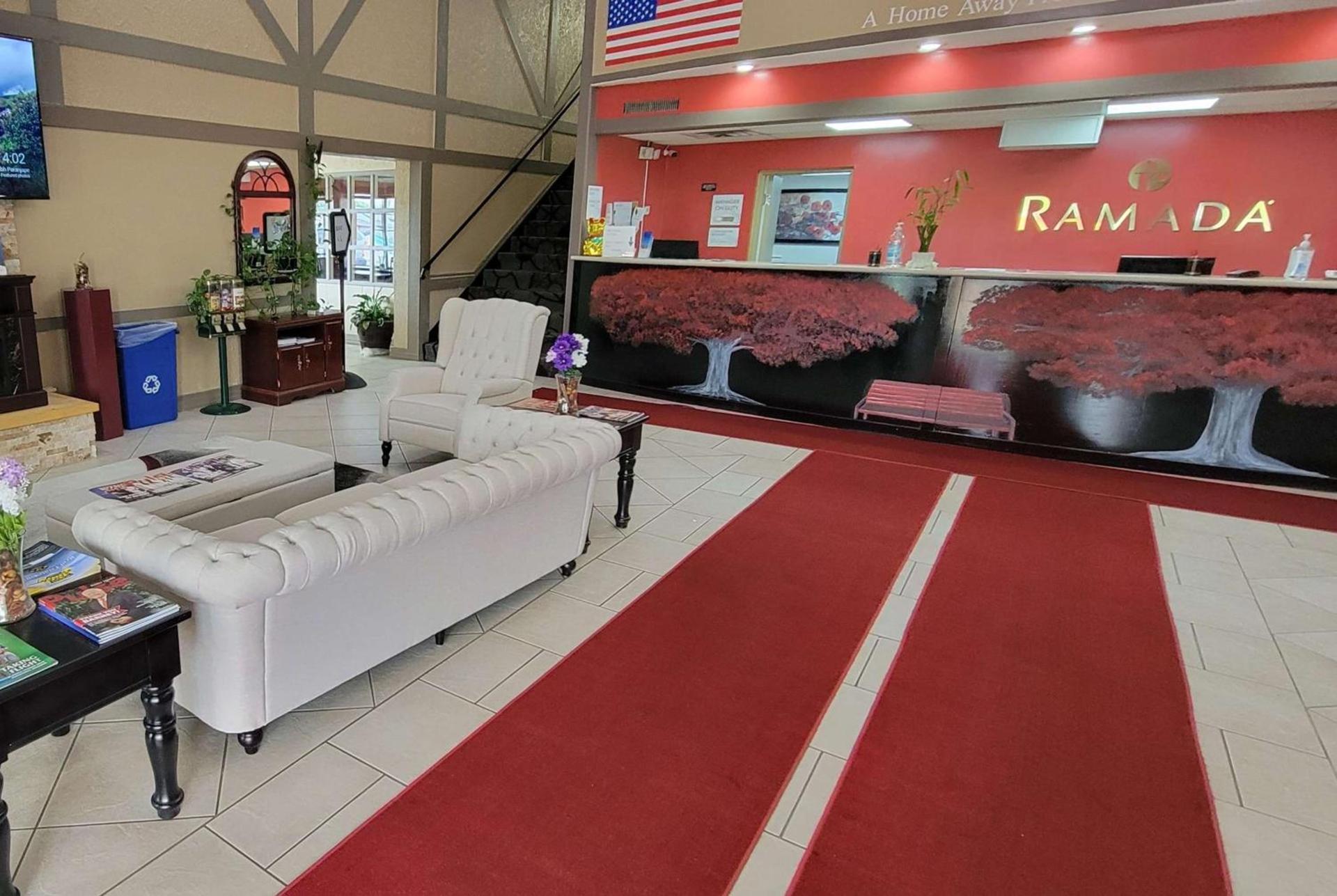 Ramada by Wyndham Mountain Home photo 3