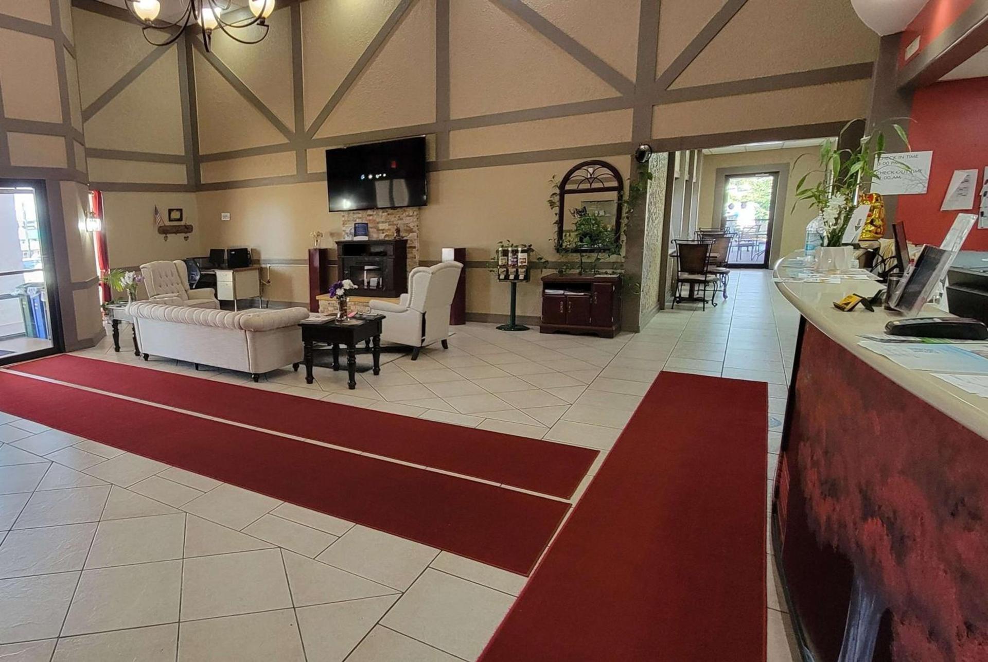 Ramada by Wyndham Mountain Home photo 4
