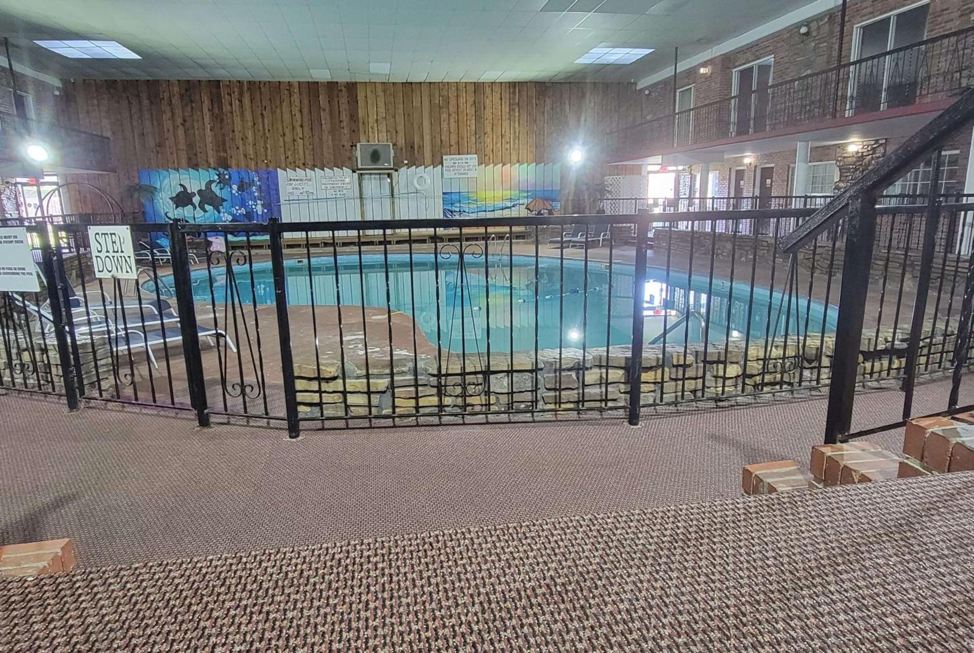 Ramada by Wyndham Mountain Home photo 10