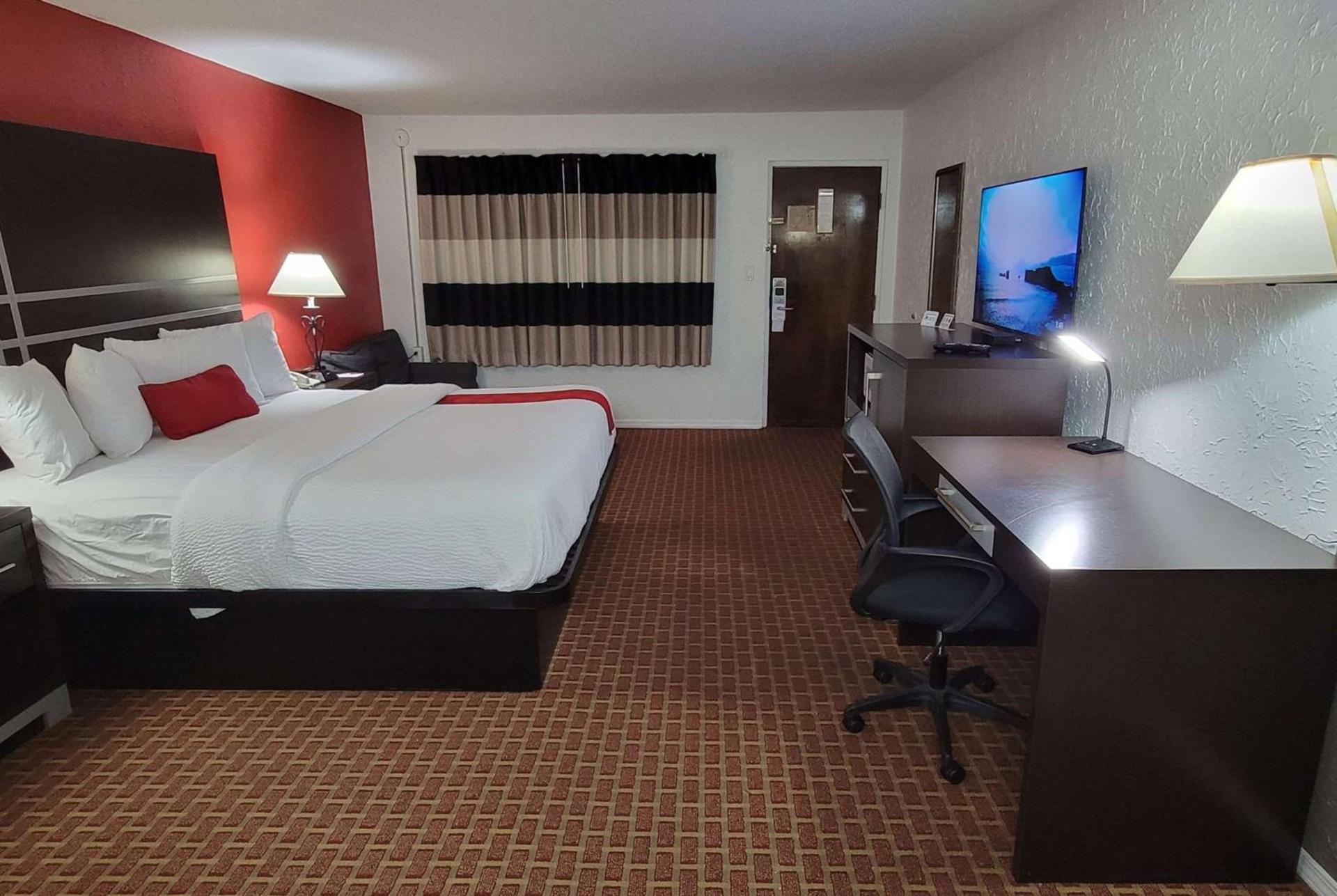 Ramada by Wyndham Mountain Home photo 31