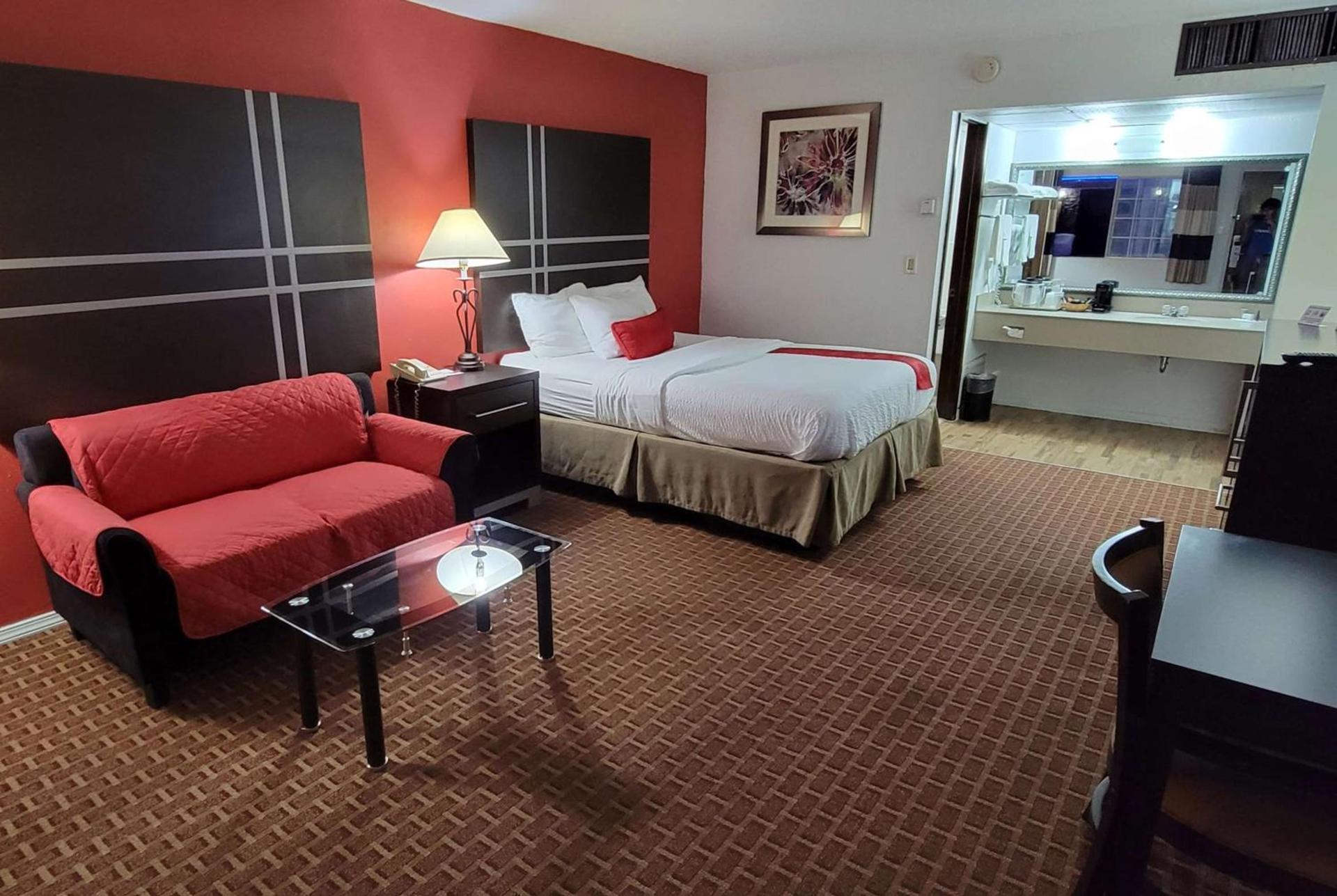 Ramada by Wyndham Mountain Home photo 32