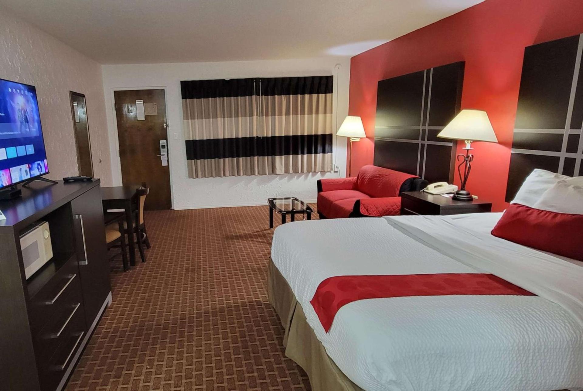 Ramada by Wyndham Mountain Home photo 35