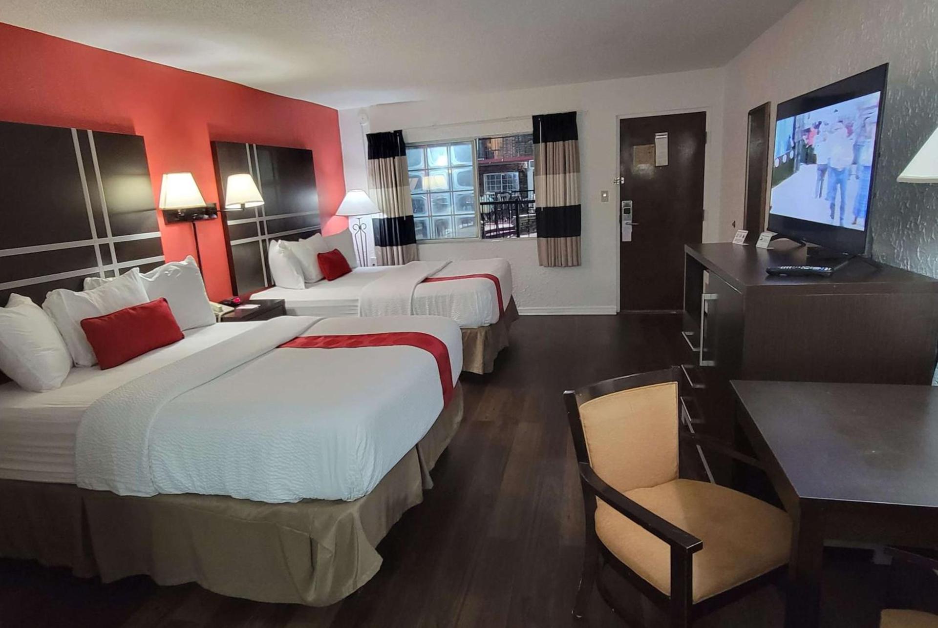 Ramada by Wyndham Mountain Home photo 45