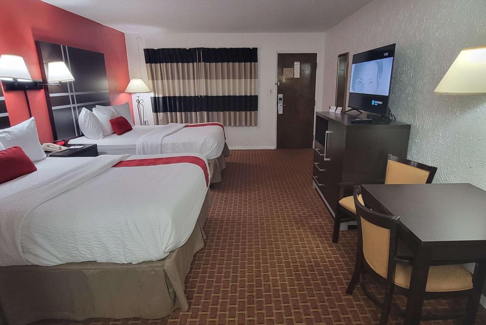 Ramada by Wyndham Mountain Home photo 50