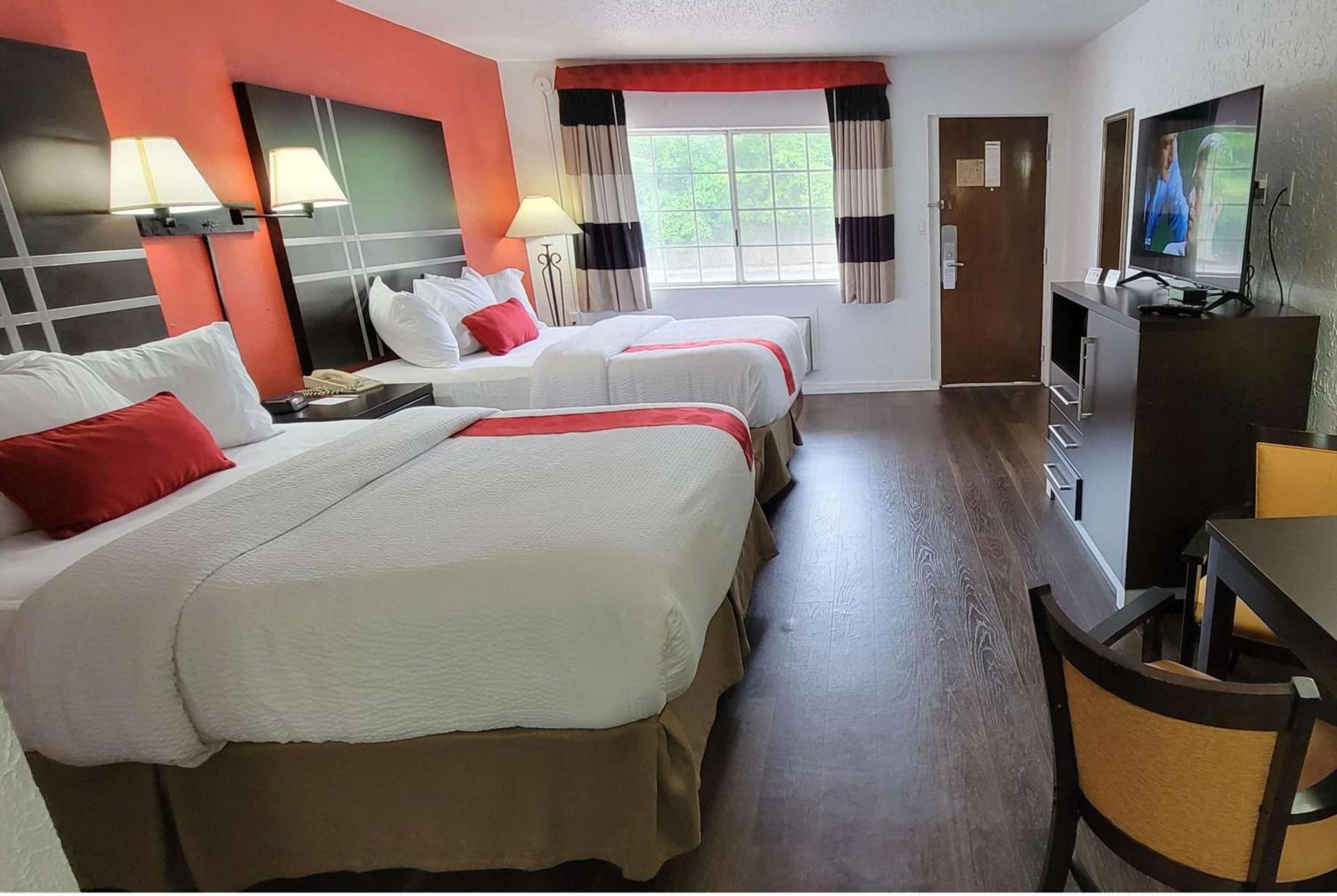 Ramada by Wyndham Mountain Home photo 51