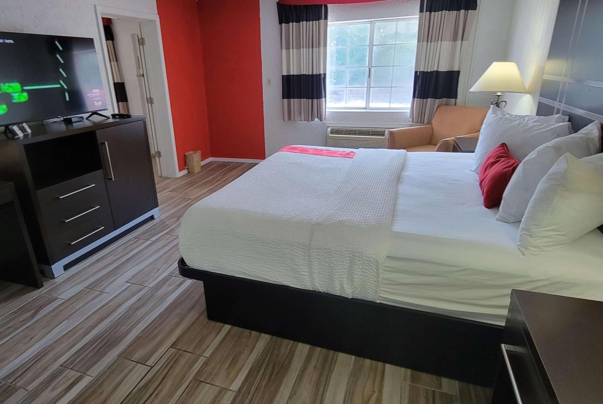 Ramada by Wyndham Mountain Home photo 56