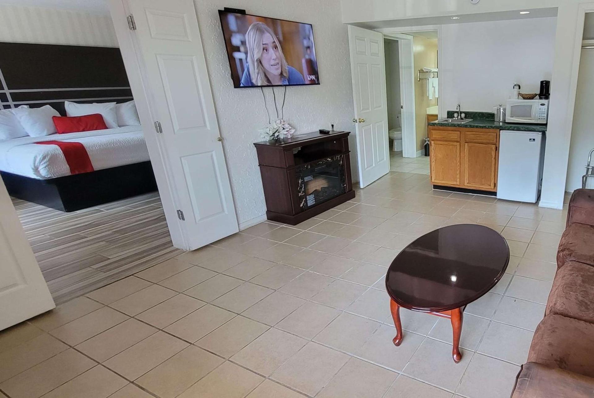 Ramada by Wyndham Mountain Home photo 58
