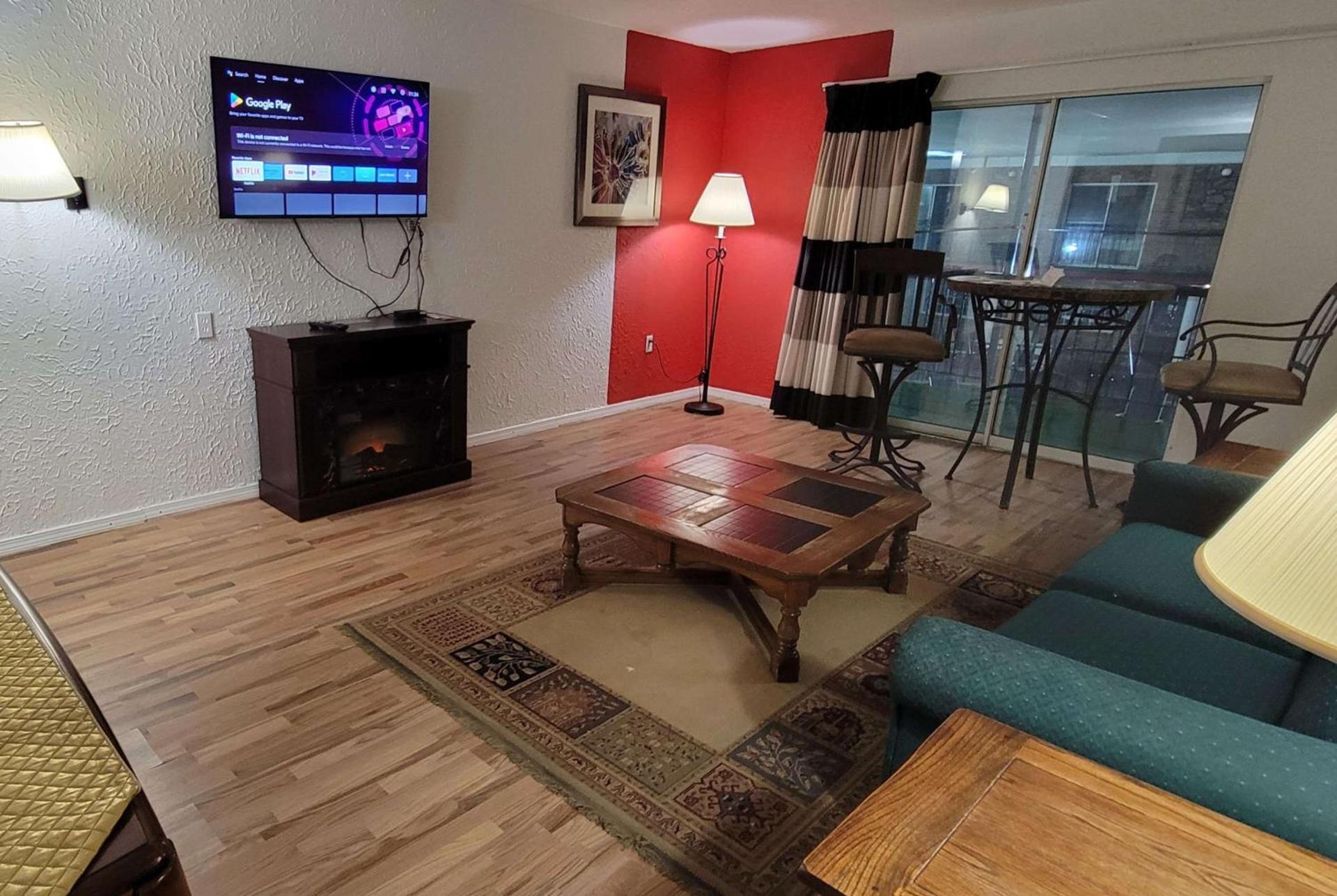Ramada by Wyndham Mountain Home photo 60