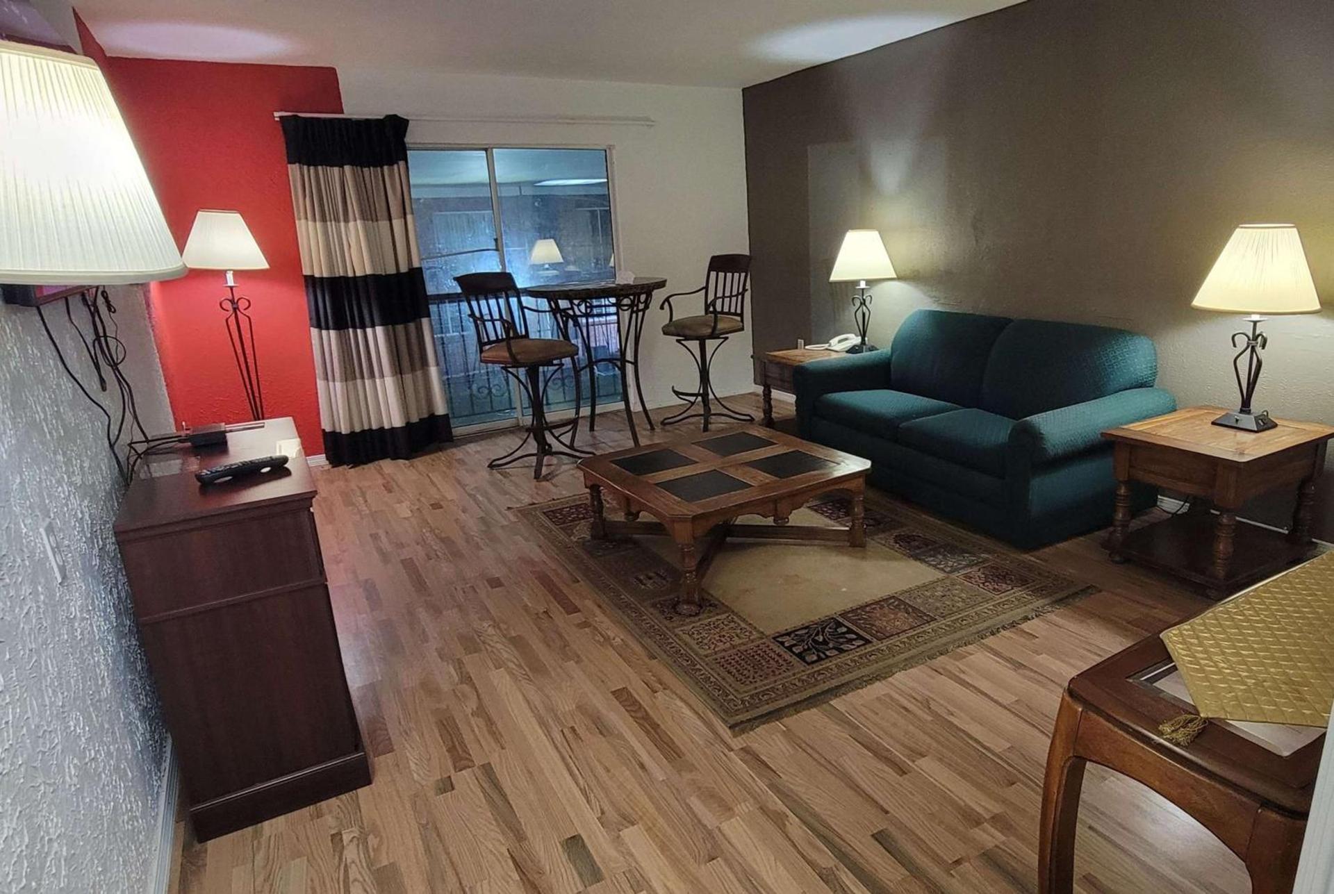 Ramada by Wyndham Mountain Home photo 61
