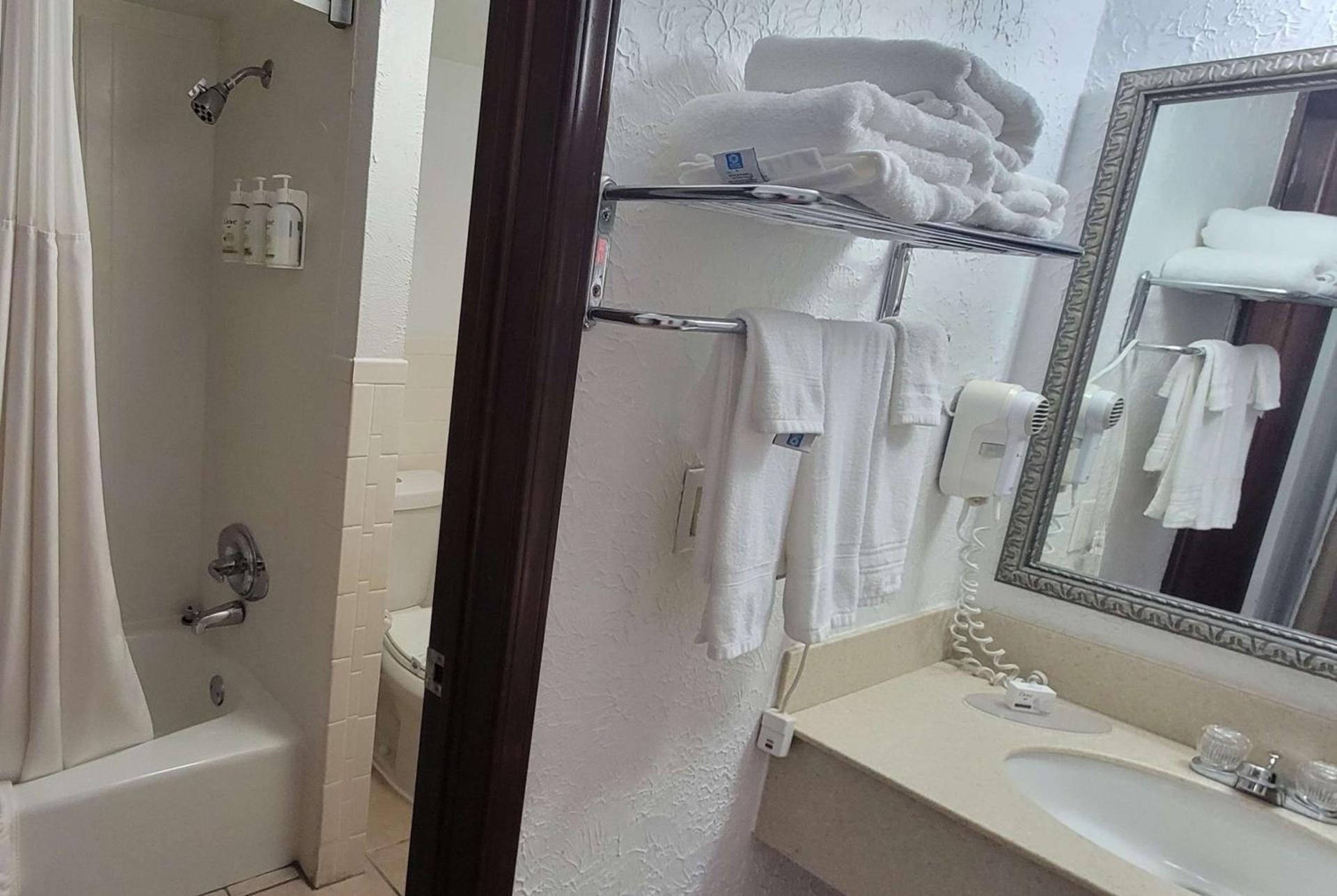 Ramada by Wyndham Mountain Home photo 67