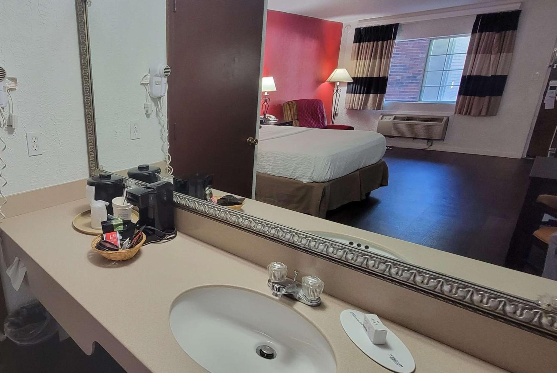 Ramada by Wyndham Mountain Home photo 74