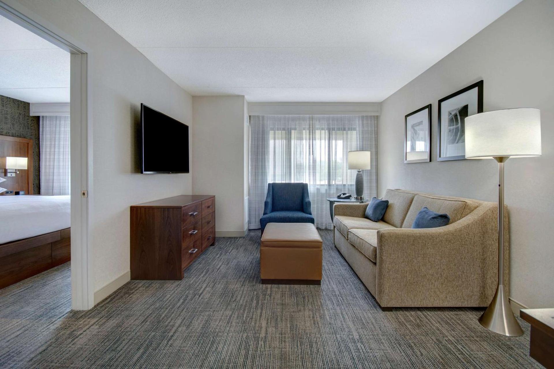 Embassy Suites by Hilton Detroit Metro Airport photo 12