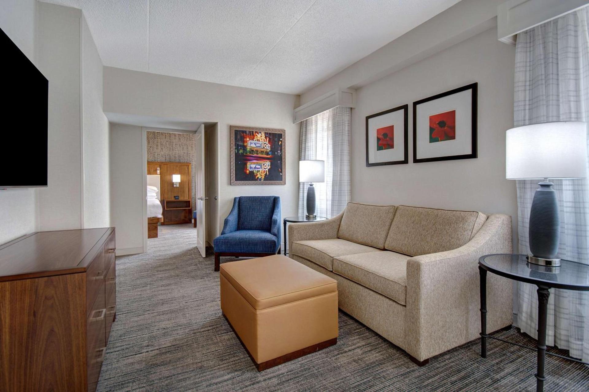 Embassy Suites by Hilton Detroit Metro Airport photo 18