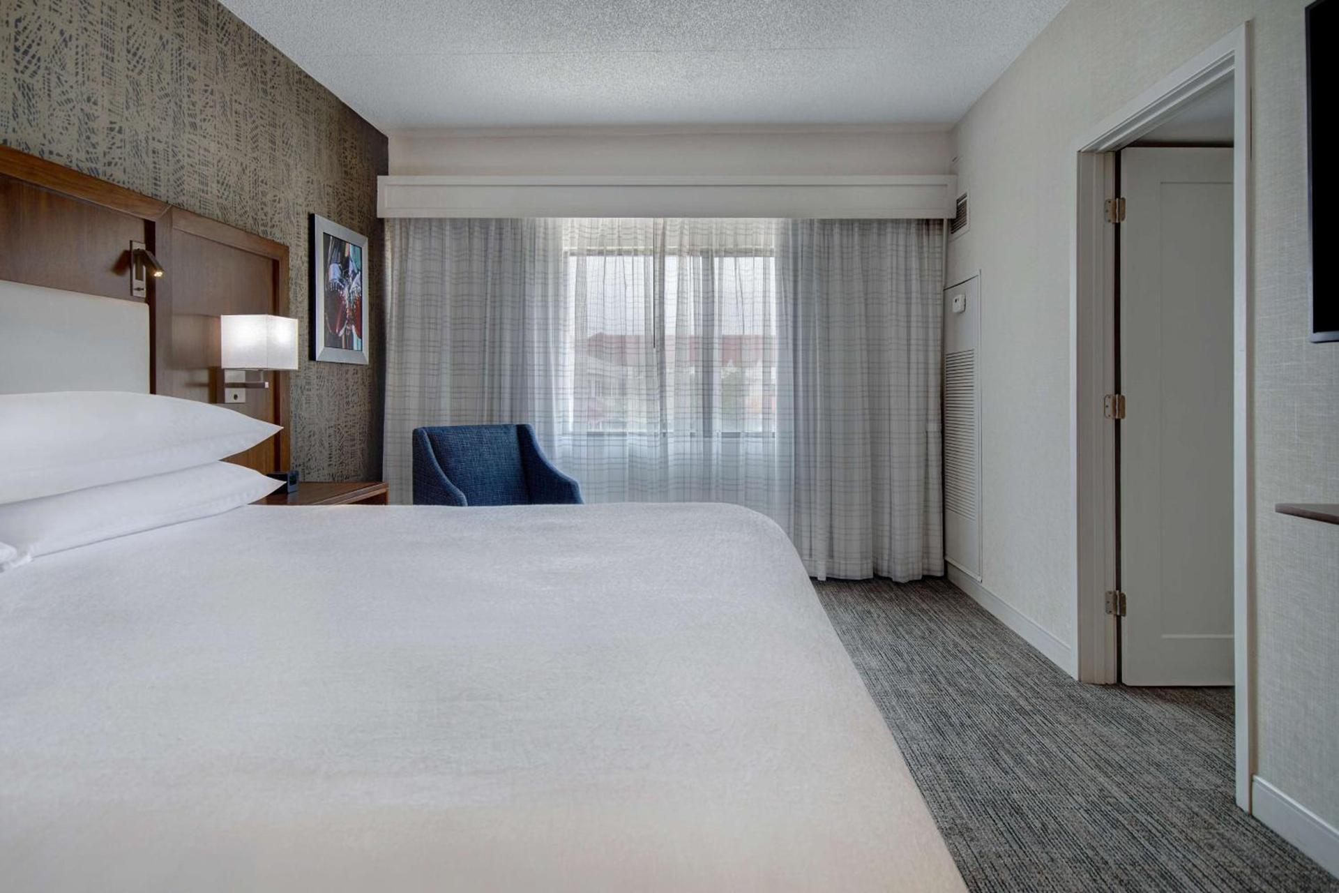 Embassy Suites by Hilton Detroit Metro Airport photo 25