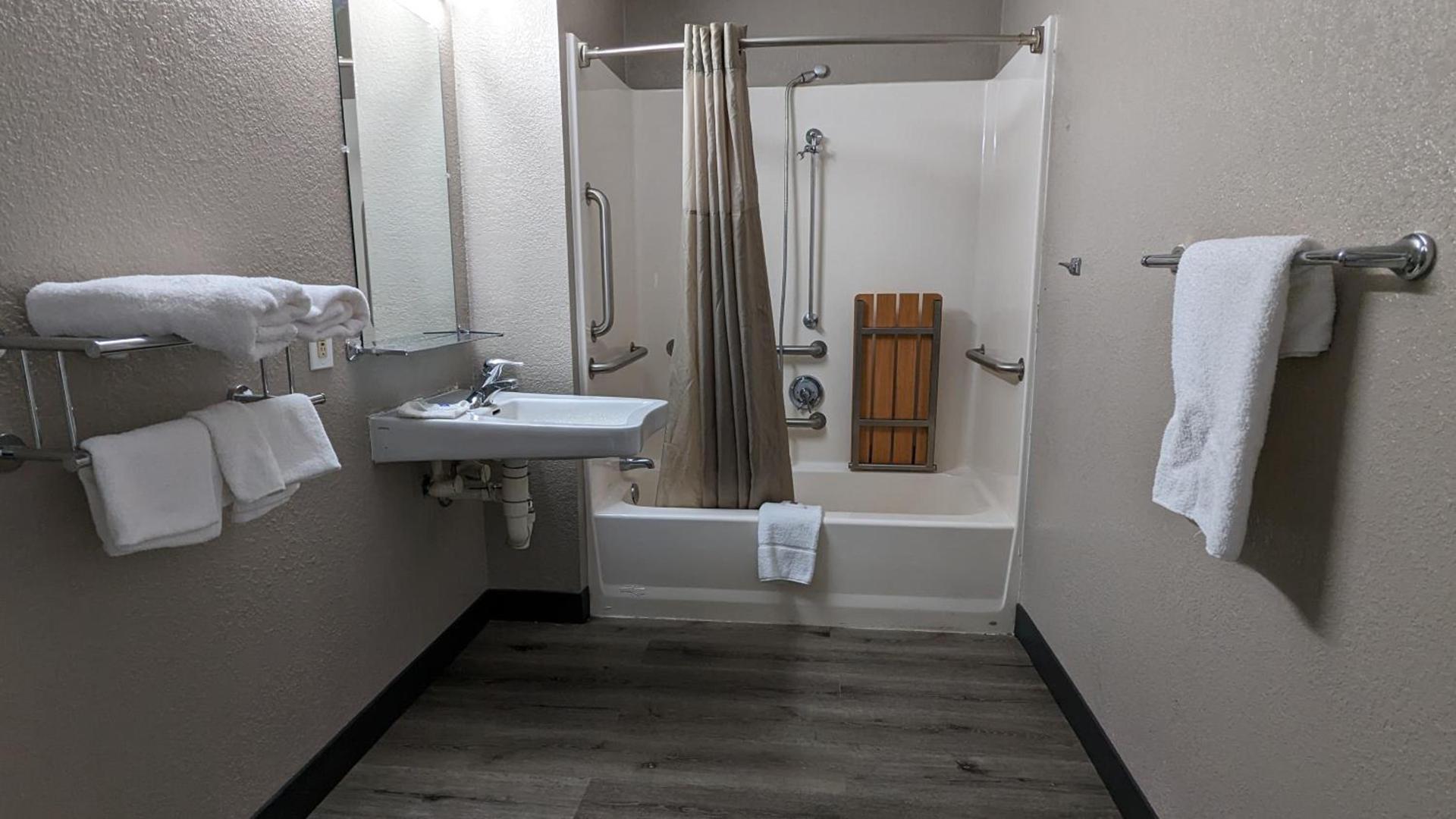 Motel 6-Leominster, MA photo 8