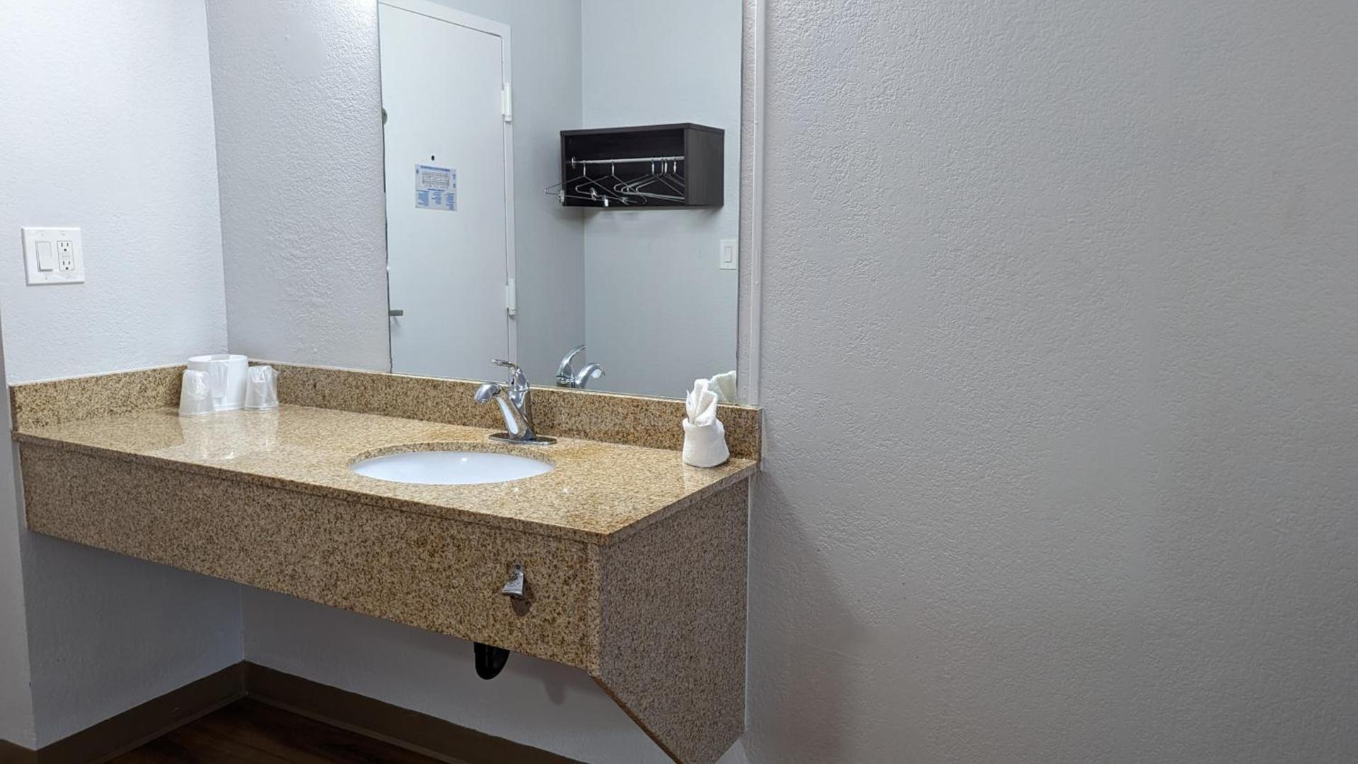 Motel 6-Leominster, MA photo 17