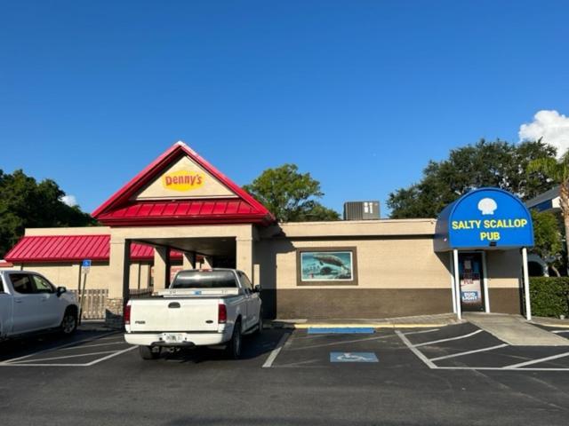 Days Inn by Wyndham Crystal River photo 17