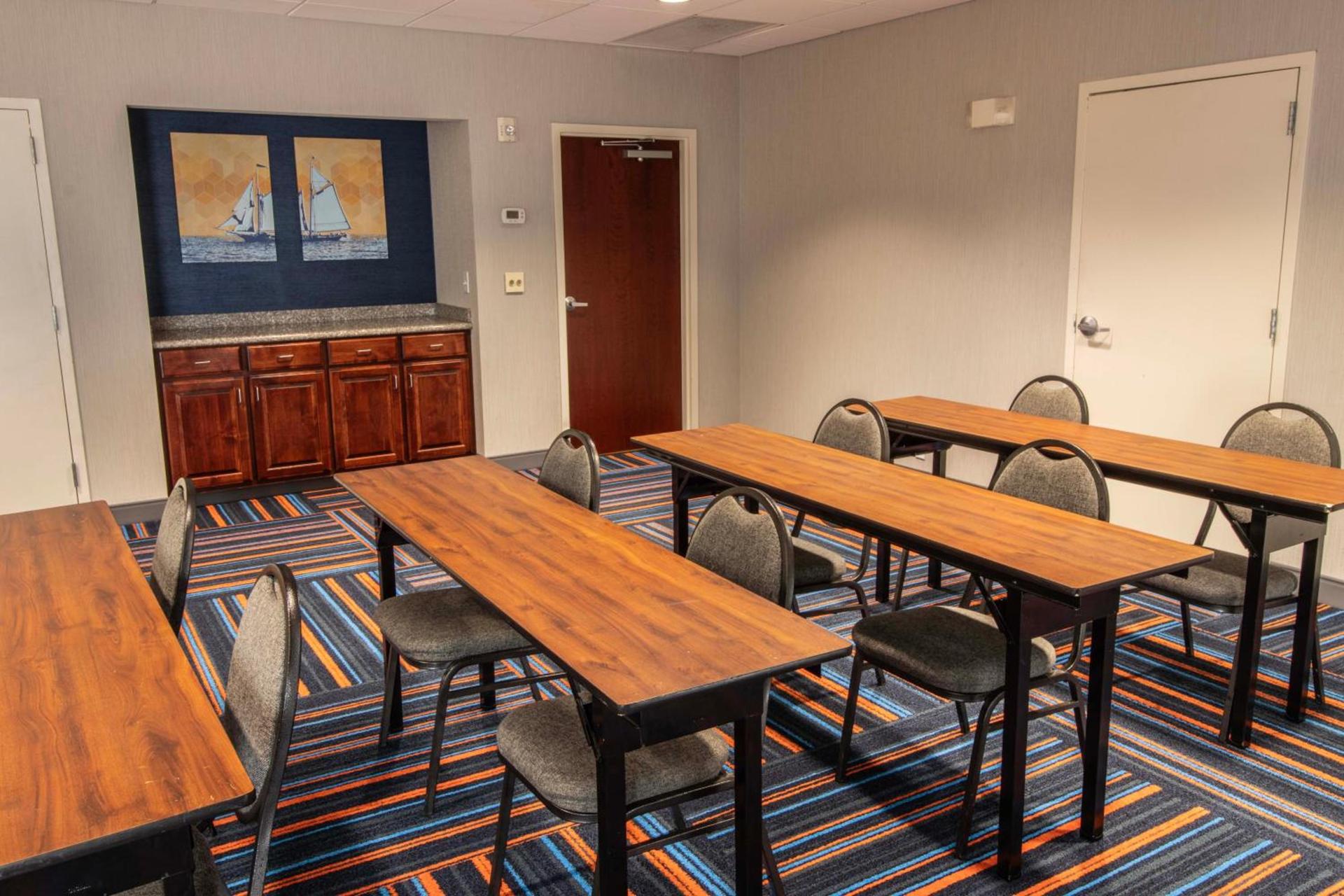 Hampton Inn & Suites Norfolk-Airport photo 36
