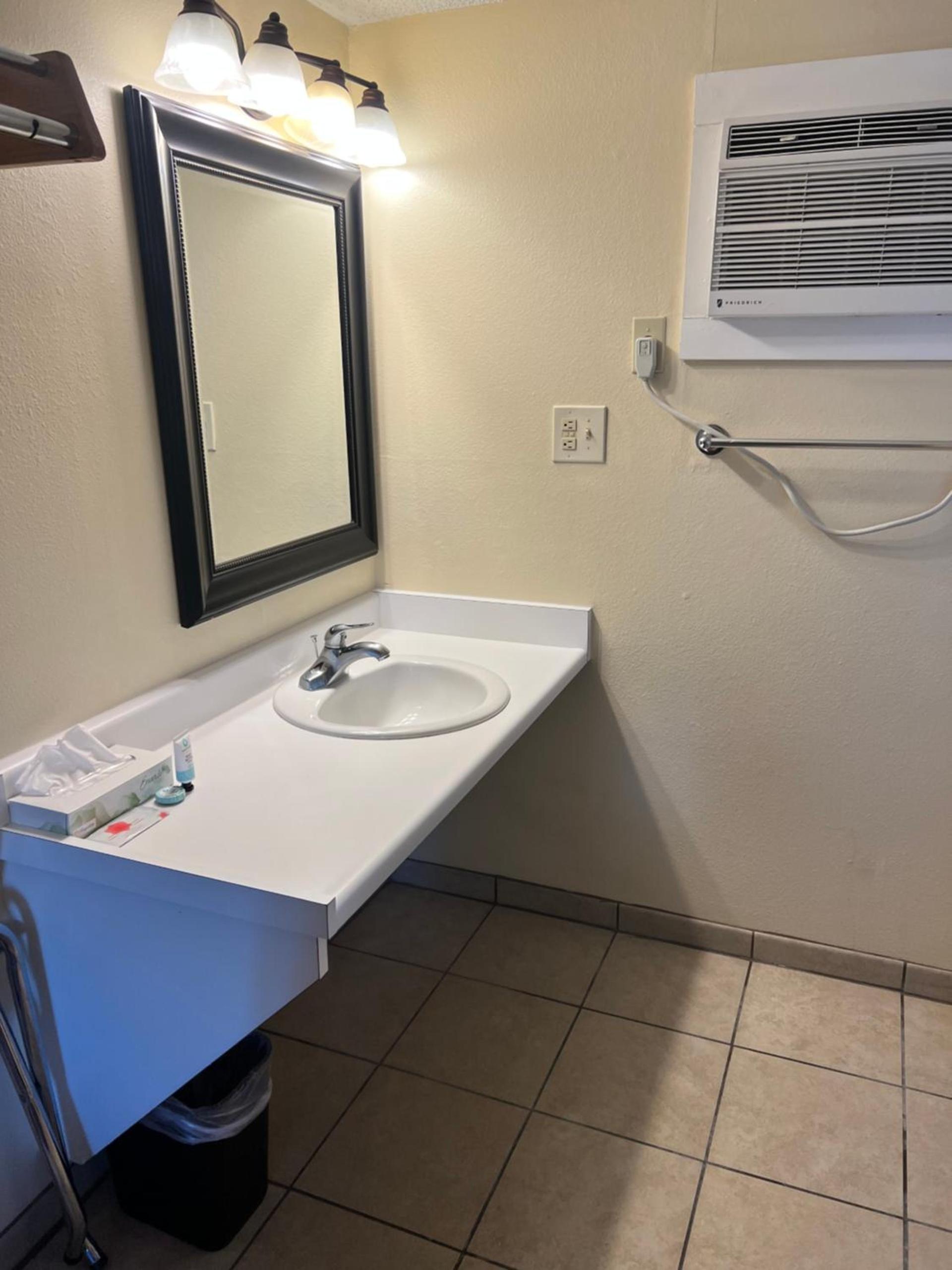 Timbers INN and Suites photo 13
