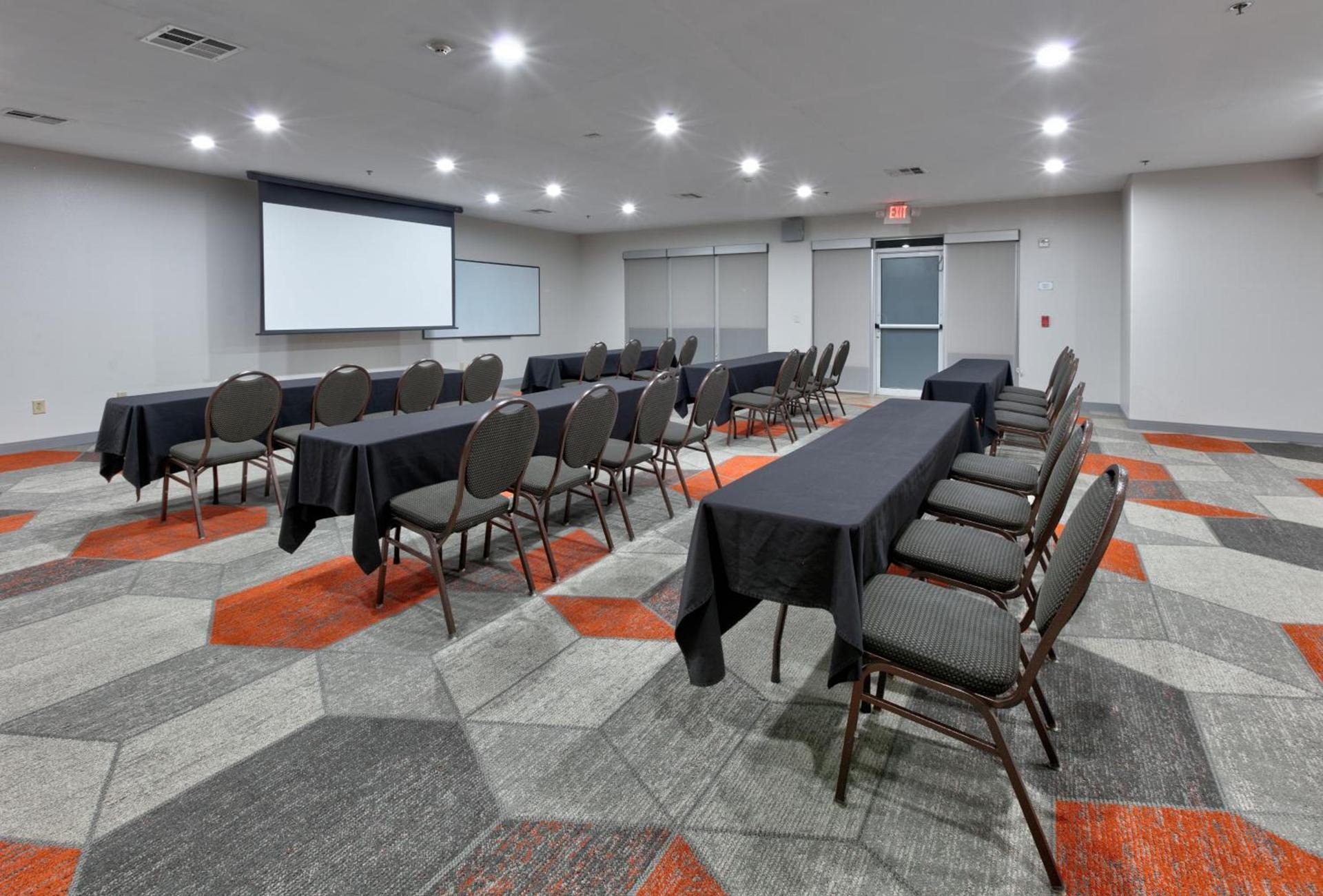 Comfort Suites Arlington - Entertainment District photo 16