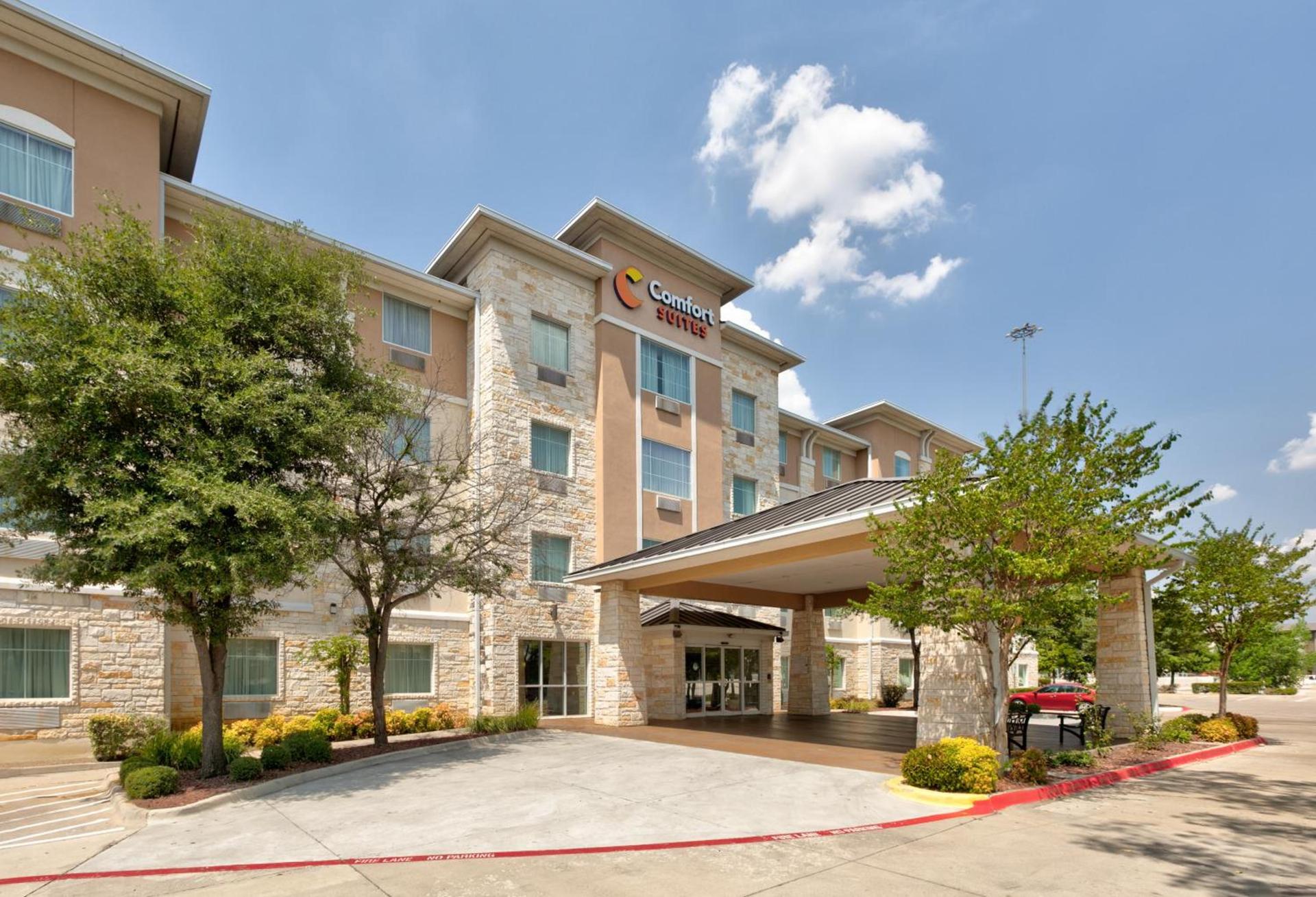 Comfort Suites Arlington - Entertainment District photo 3