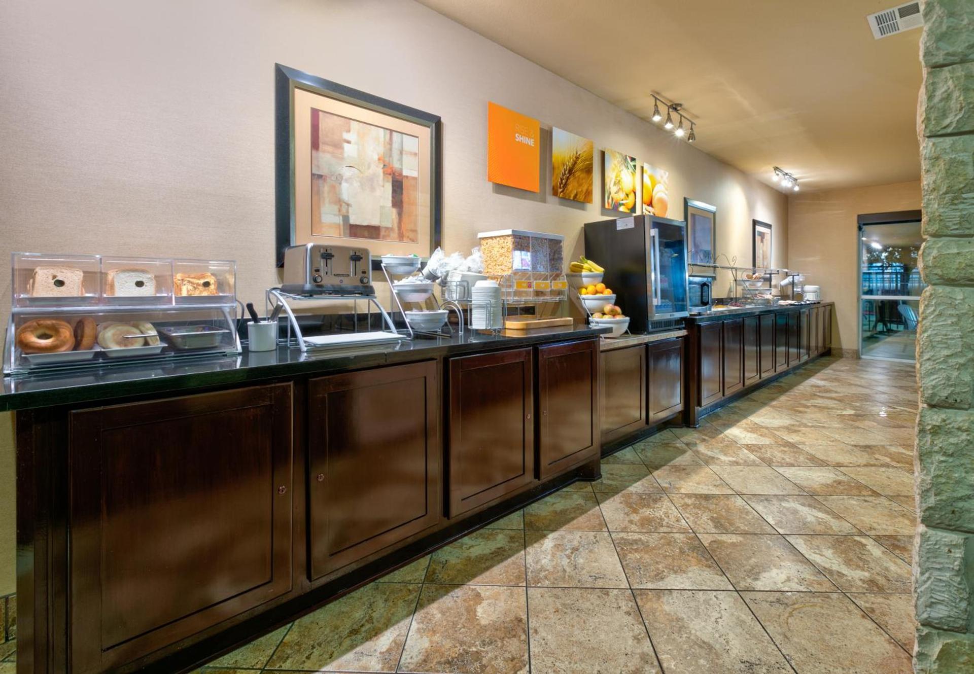 Comfort Suites Arlington - Entertainment District photo 18
