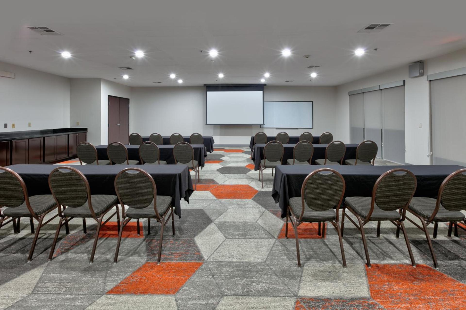 Comfort Suites Arlington - Entertainment District photo 15