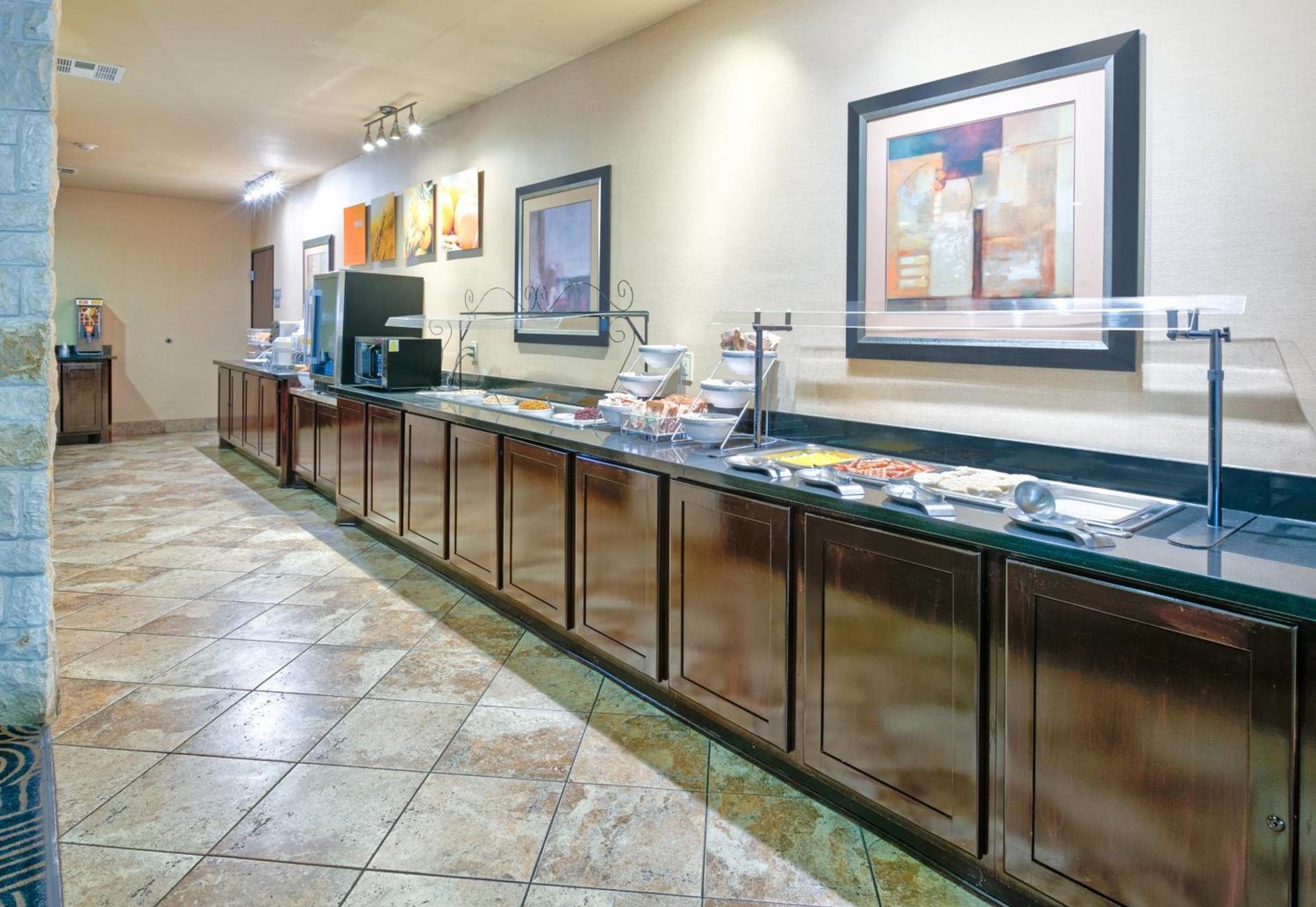 Comfort Suites Arlington - Entertainment District photo 17