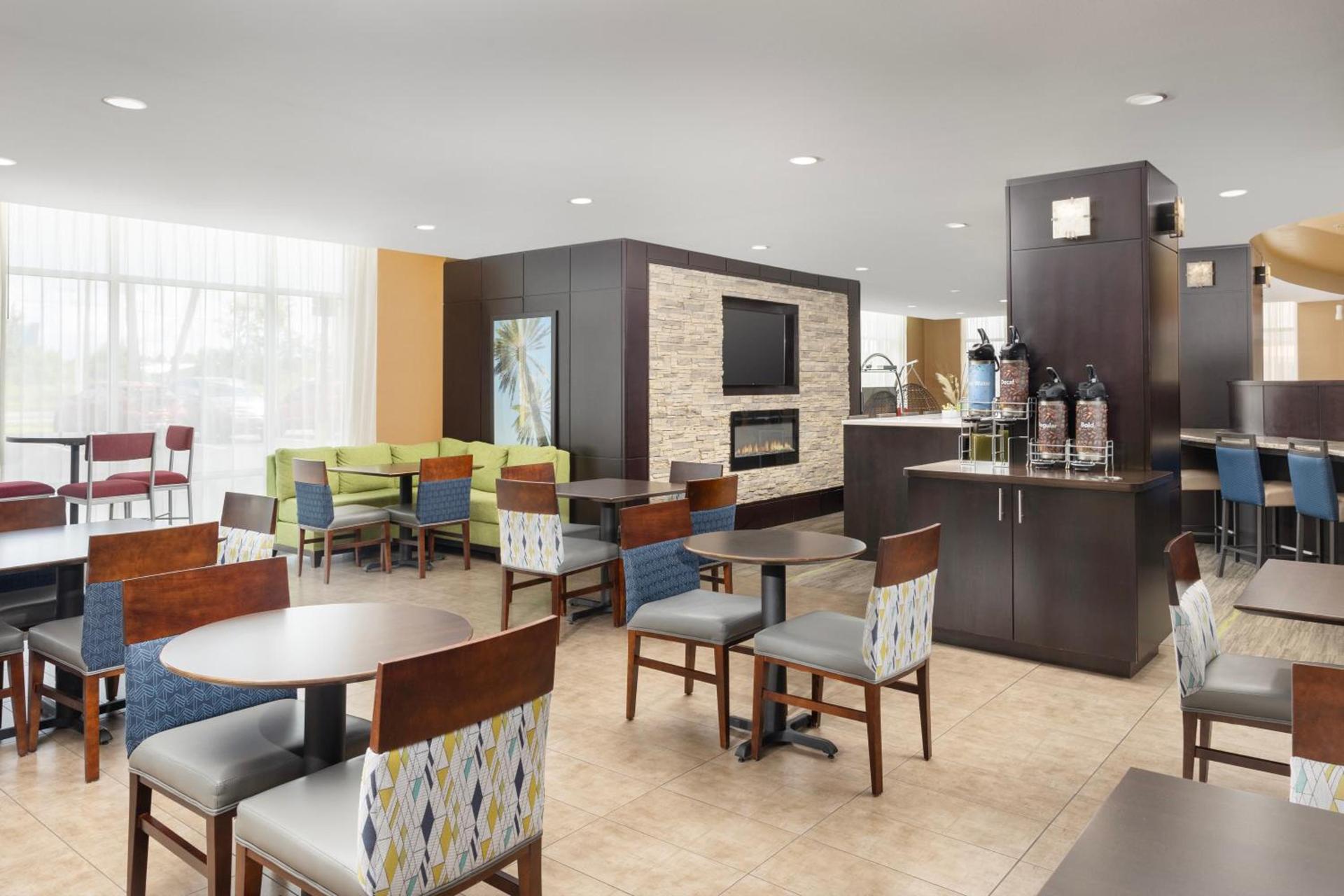 Comfort Suites Lake City photo 20