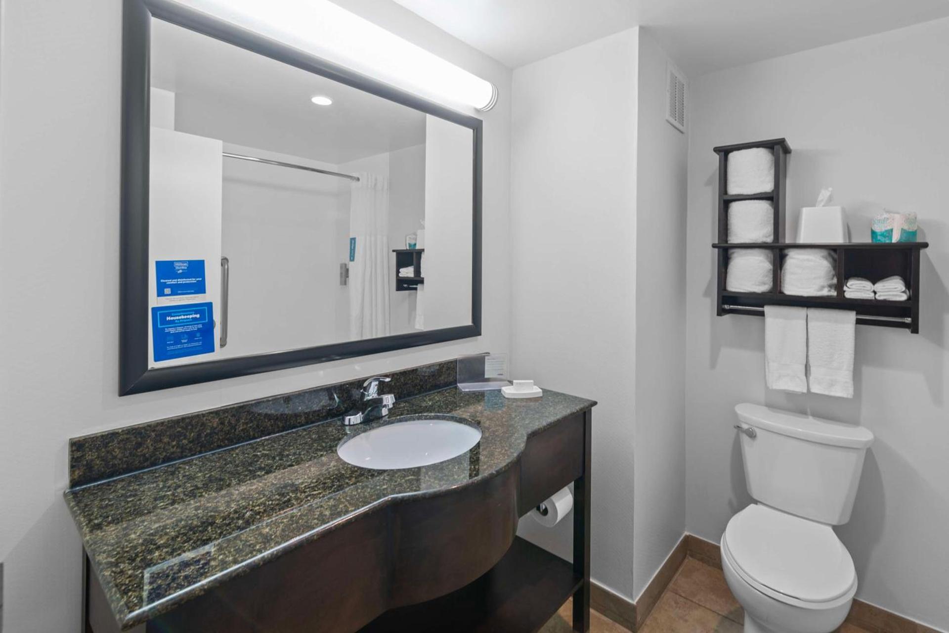 Hampton Inn Atlanta-Woodstock photo 23