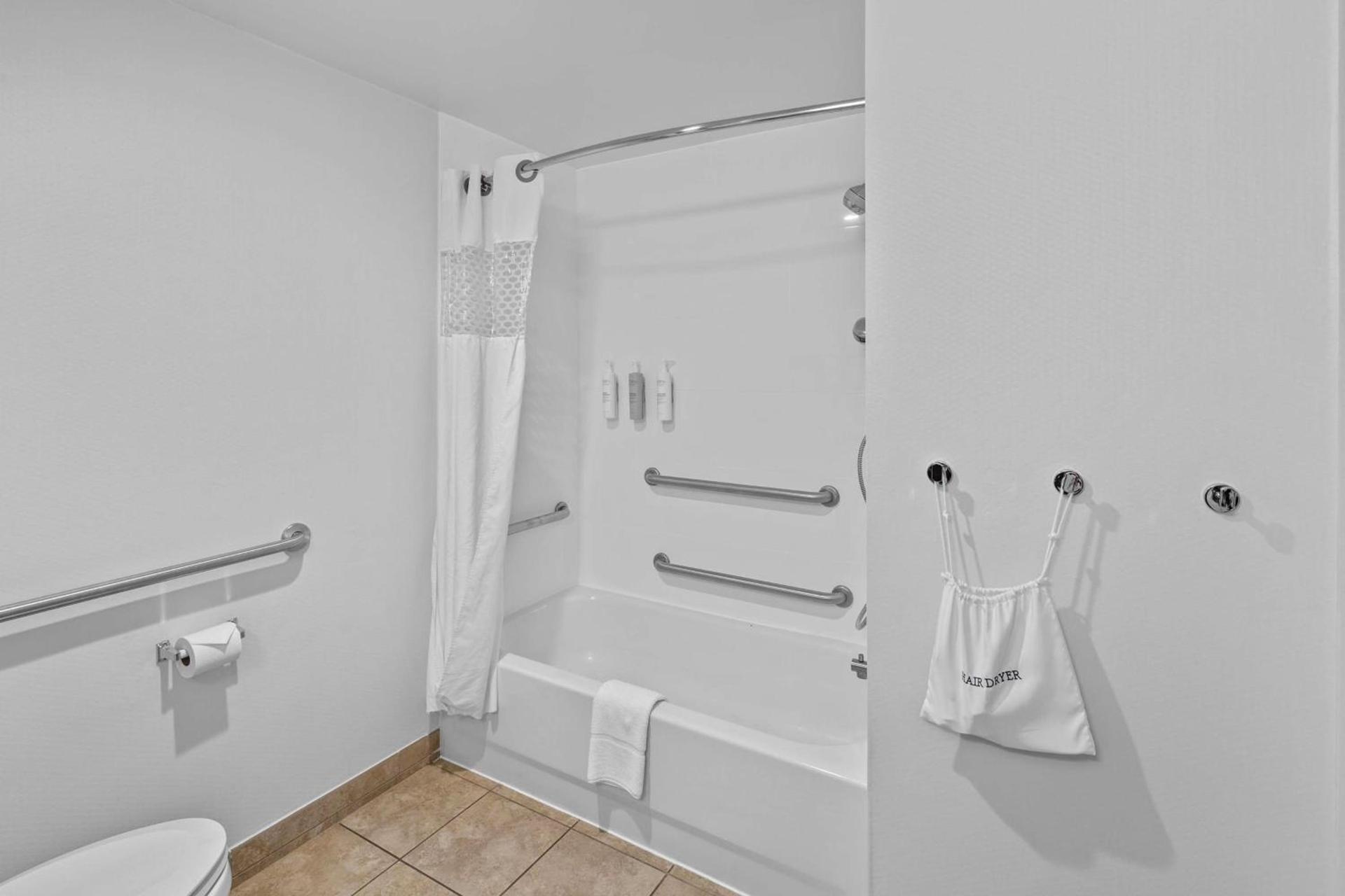 Hampton Inn Atlanta-Woodstock photo 28