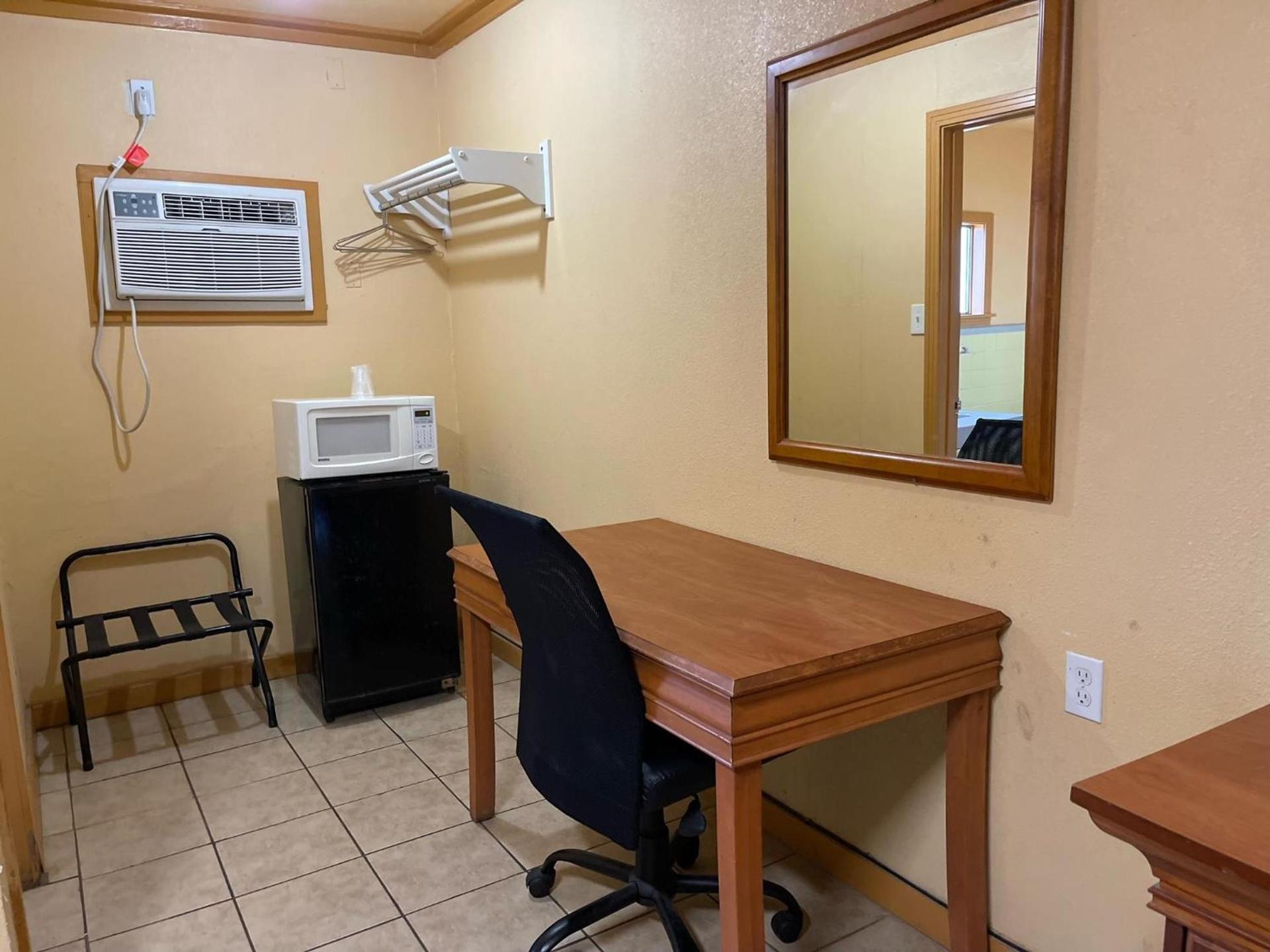 Budget Inn photo 4