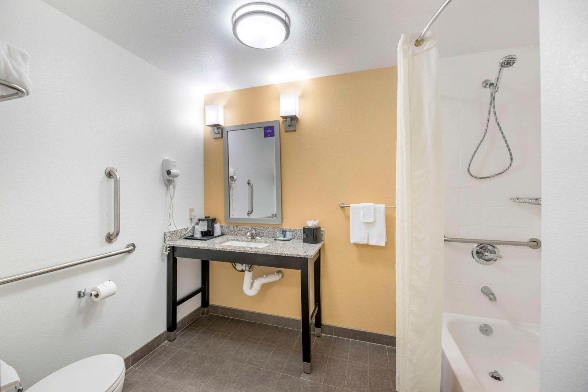 Sleep Inn & Suites Carlsbad Caverns Area photo 12