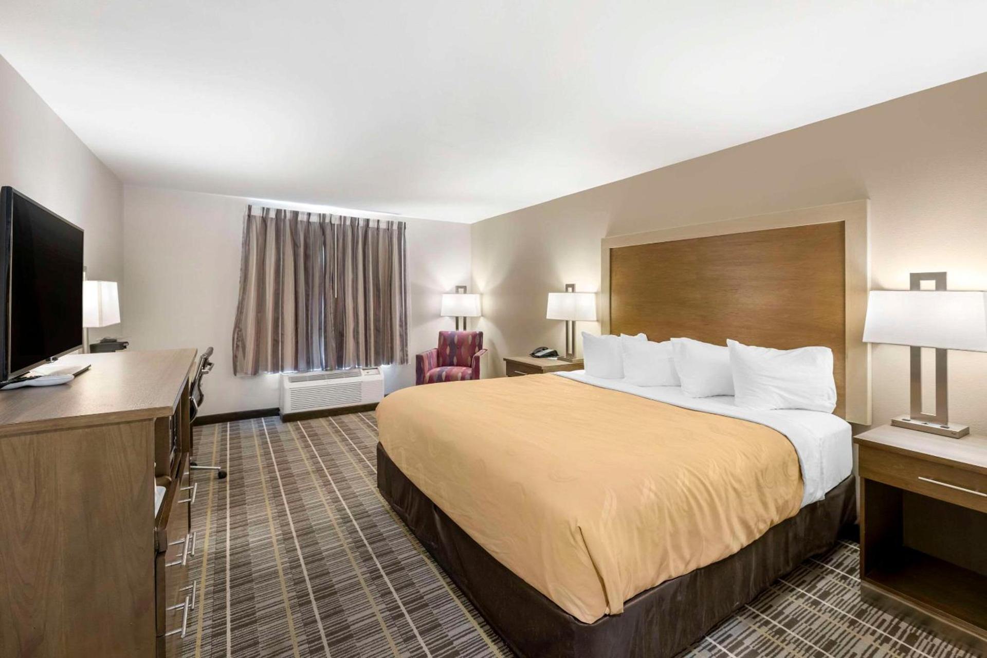 Quality Inn & Suites Carlsbad Caverns Area photo 7